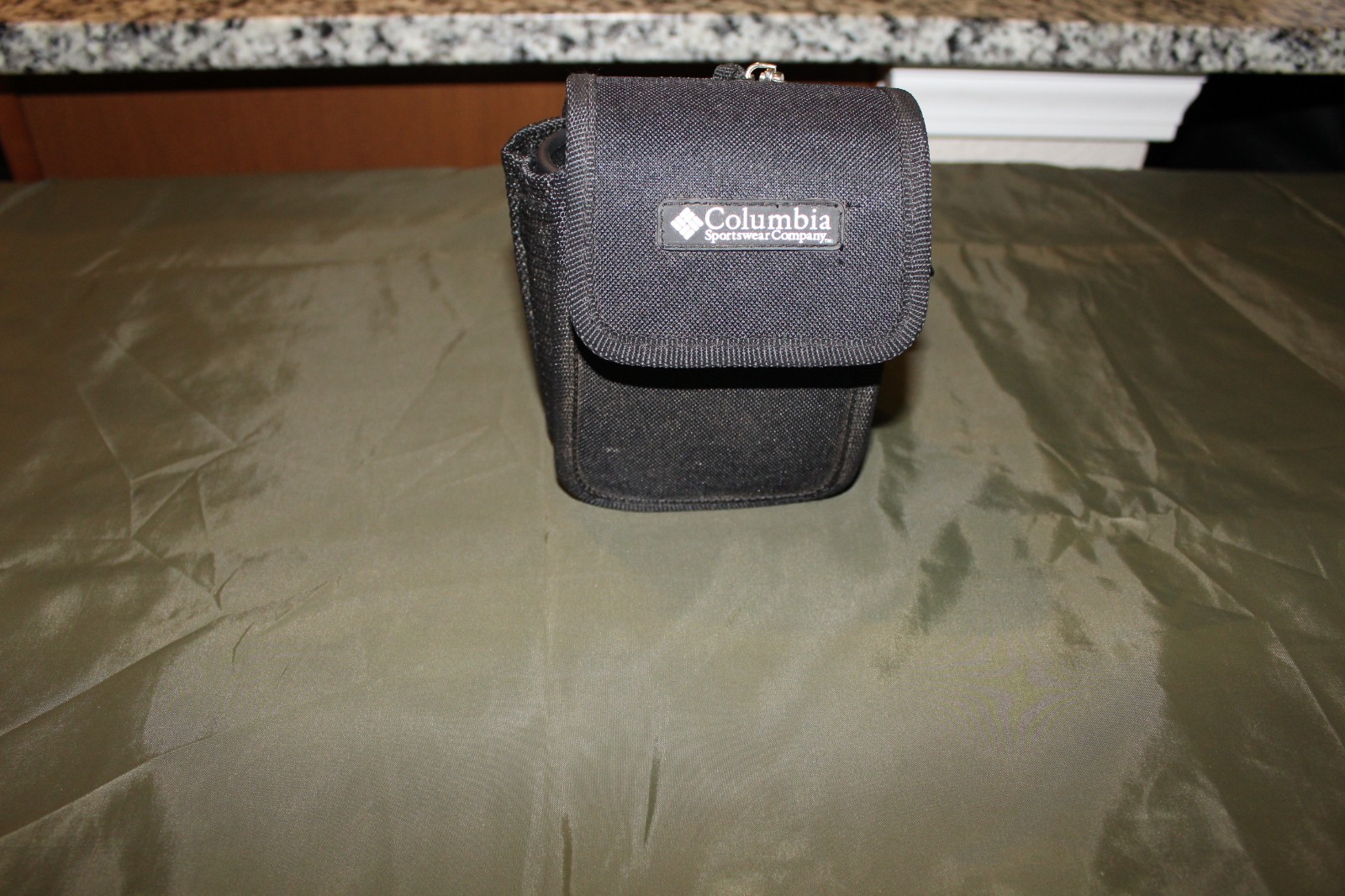 Columbia Binocular Set with Case And Flask No Box