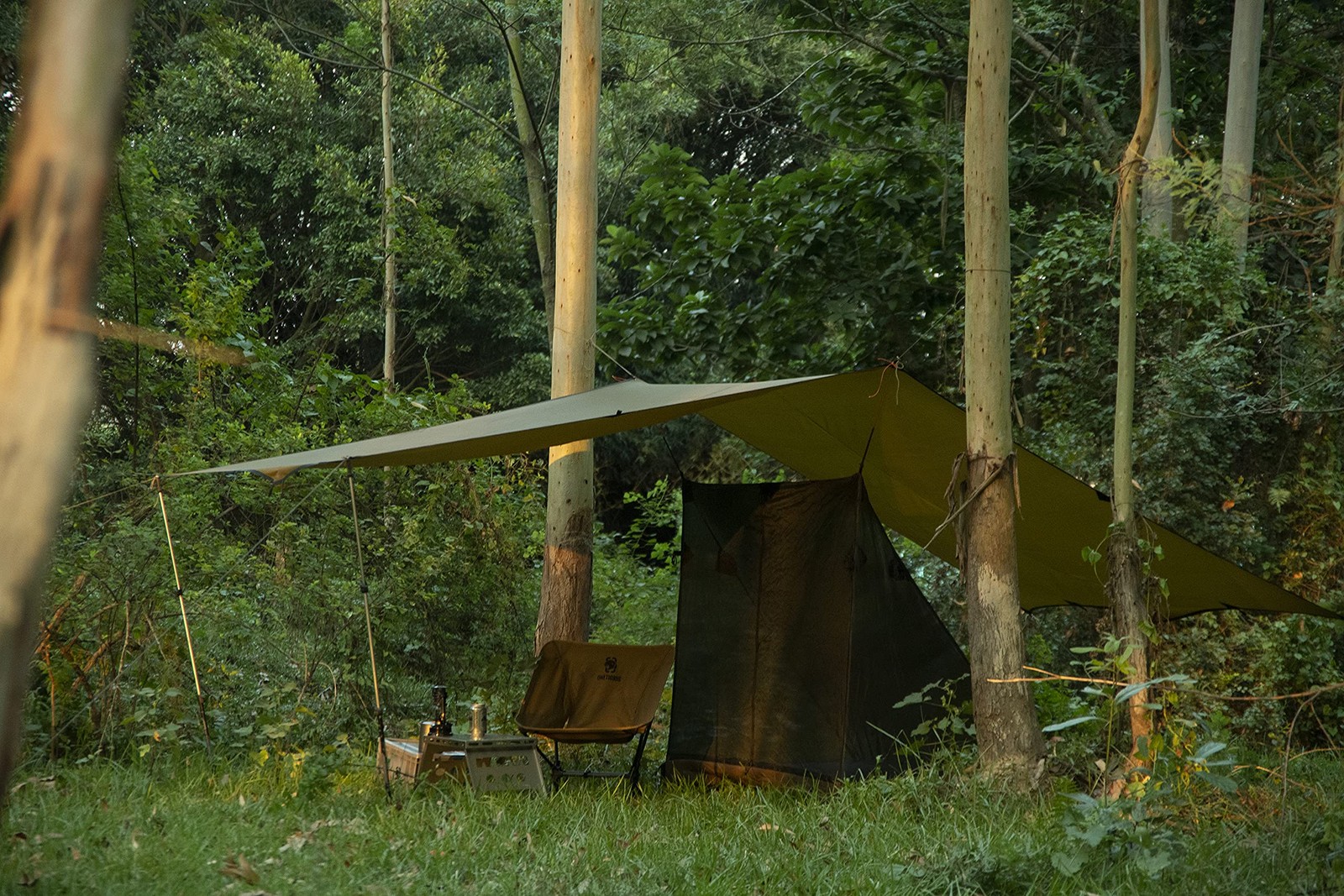 OneTigris Bulwark Camping Tarp, 100% Waterproof 12.8ft x 9.5ft, Coyote Brown