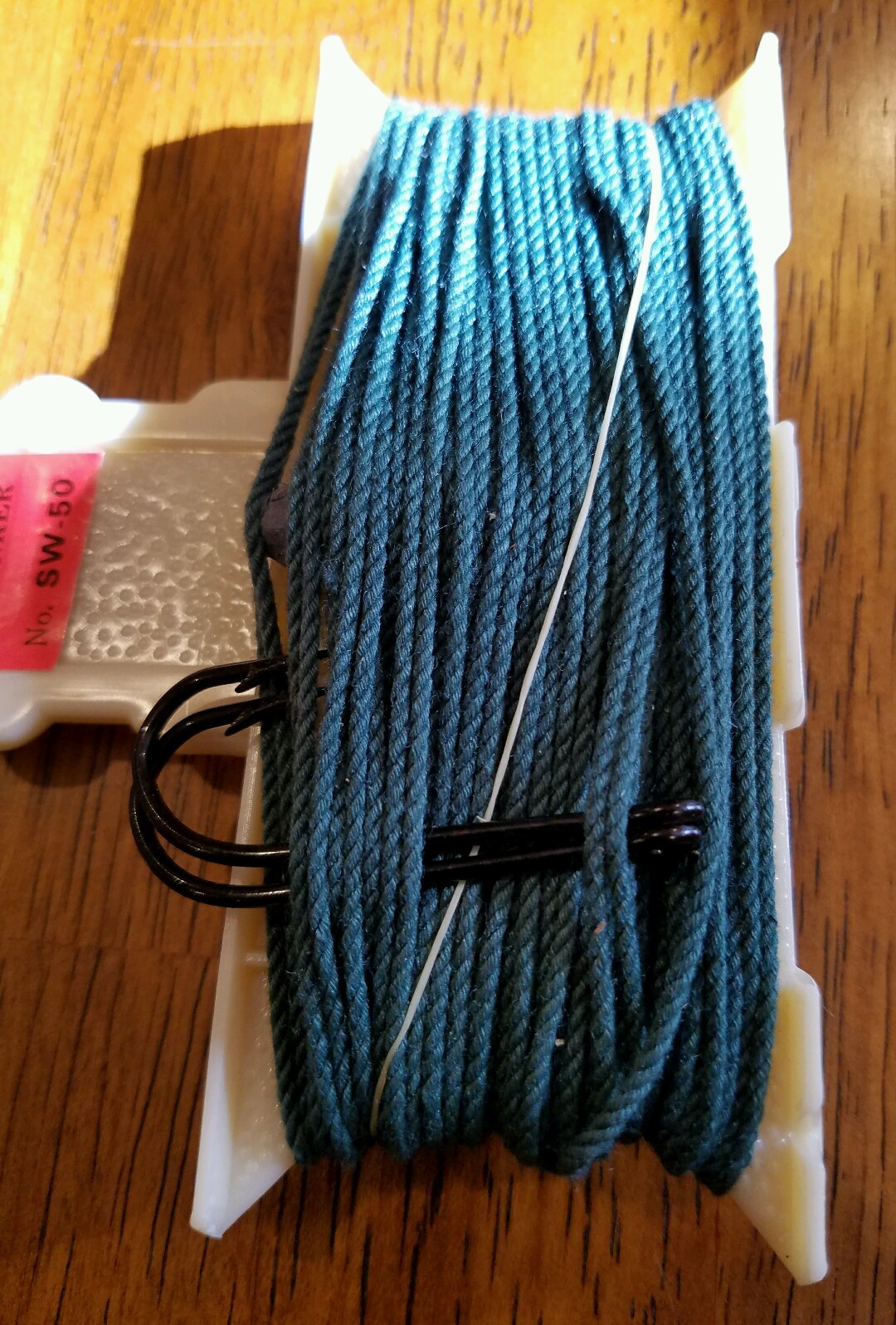 New j.t. 50ft survival fishing hand Line kit 2 hooks and sinker, handle 50 foot