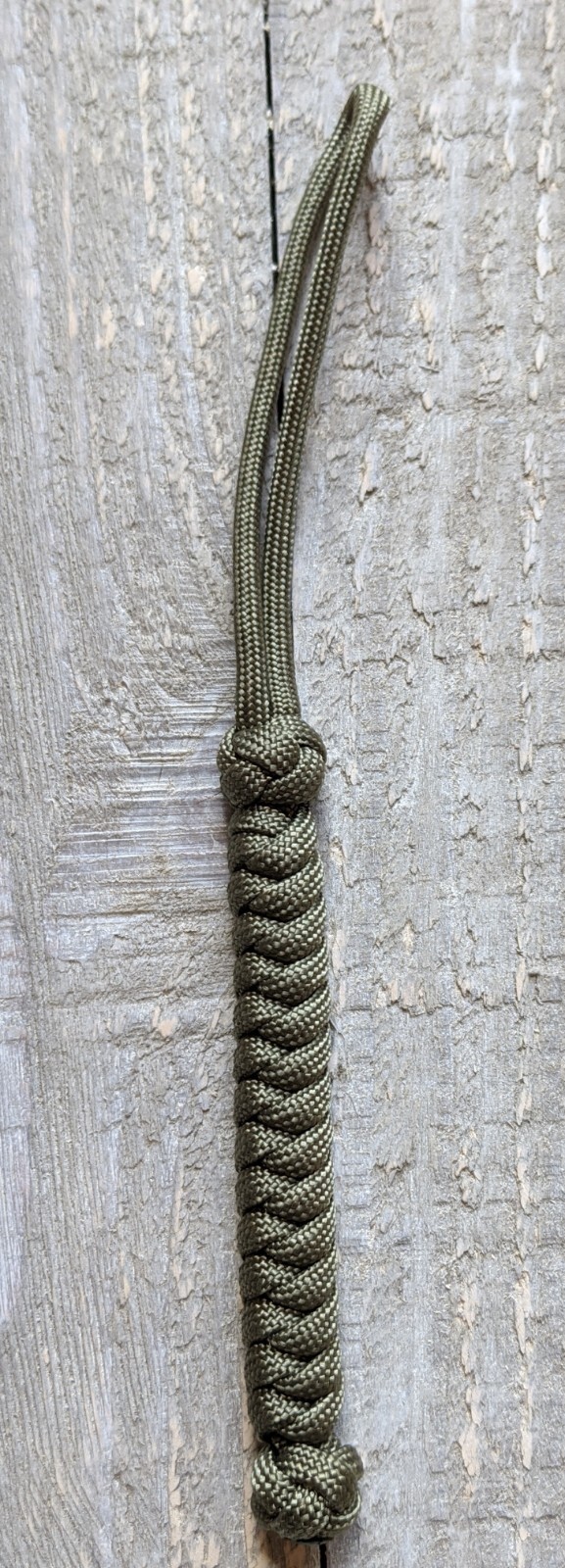 Paracord Knife Lanyard