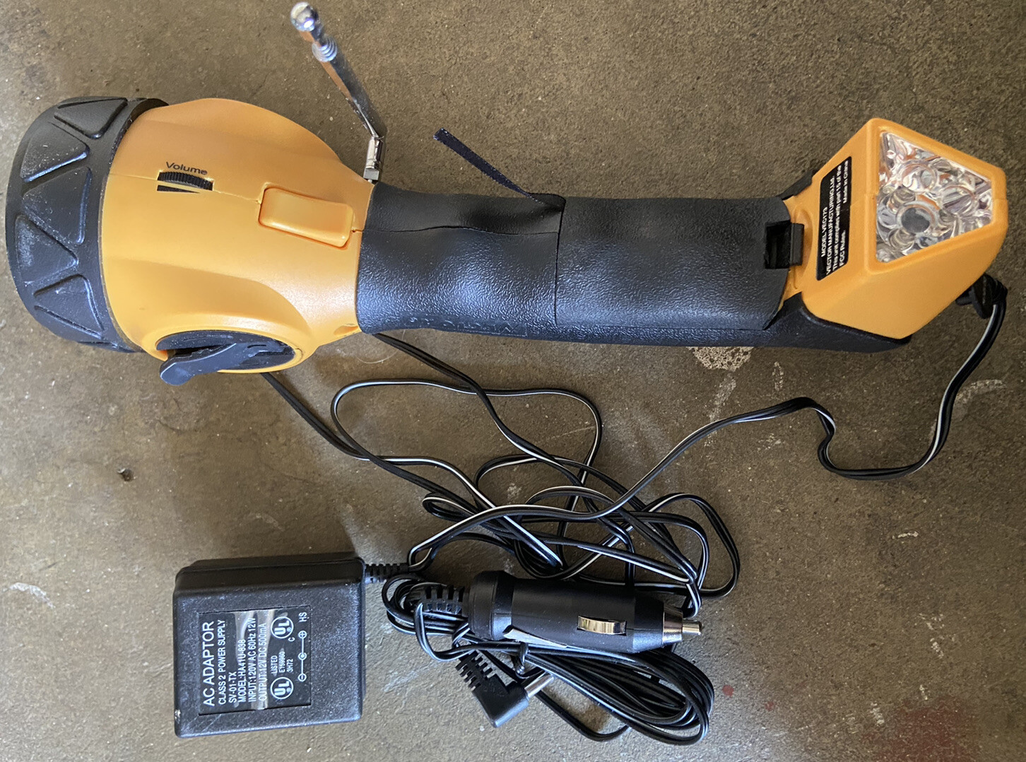 VECTOR AM/FM Emergency Weather Radio / Light VEC173 Survival Light Clean Not Use