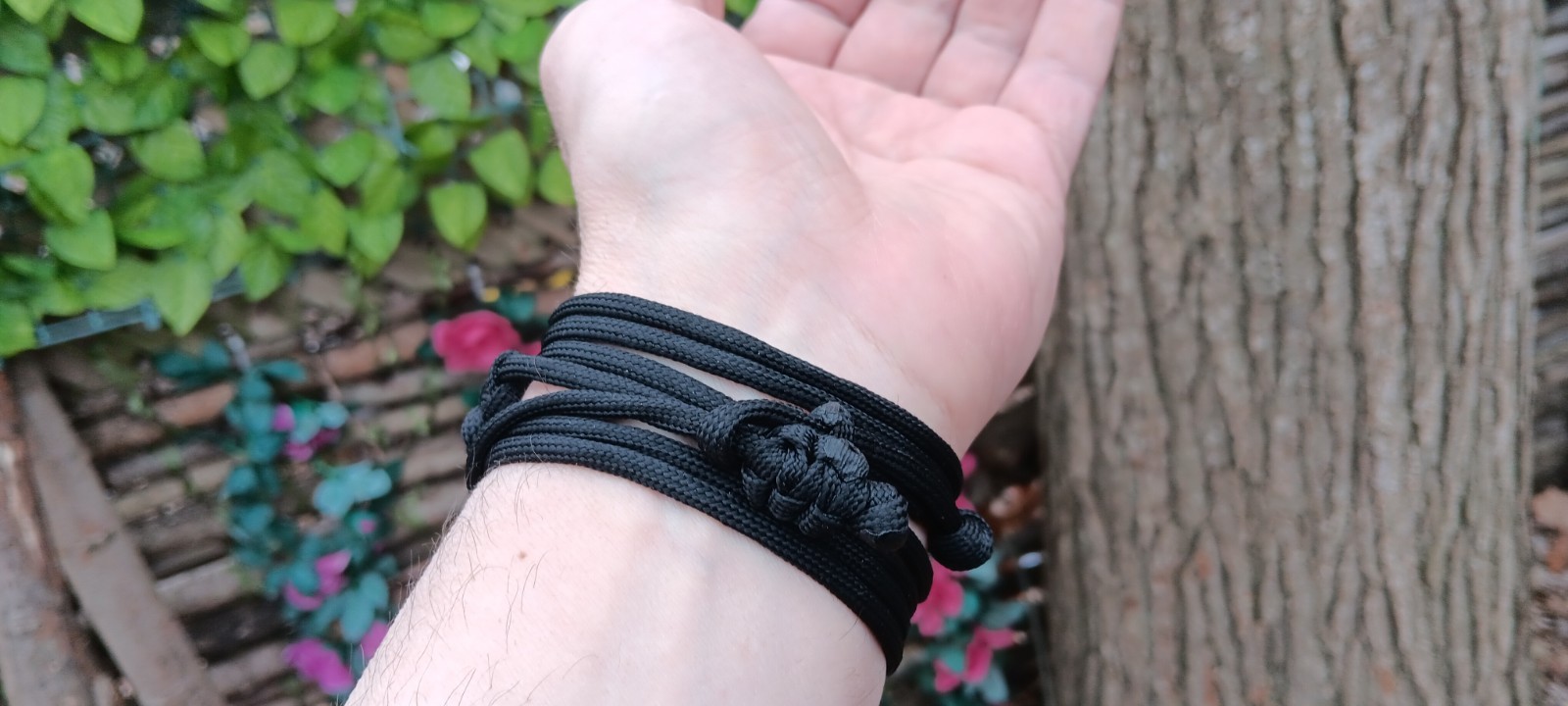 Shepherd Sling Paracord Catapult Slingshot Bracelet Survival Tool.