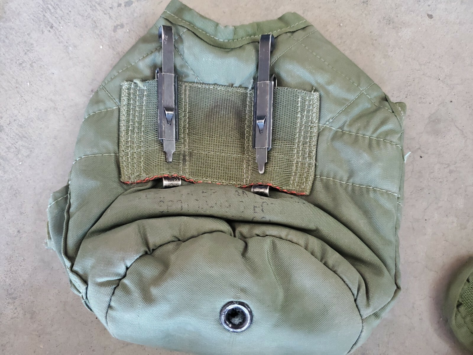 Genuine US Military OD ALICE CANTEEN COVER 1QT CARRIER POUCH w ALICE CLIPS GC