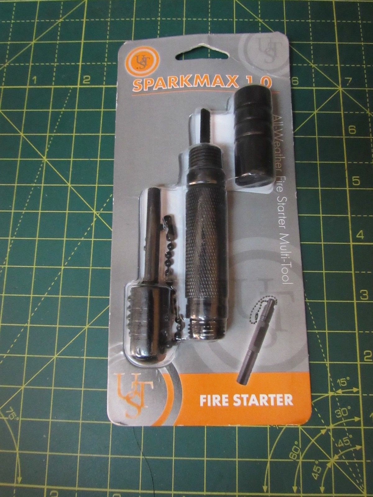 UST Sparkmax 1.0, Black – Fire Starter & Compass