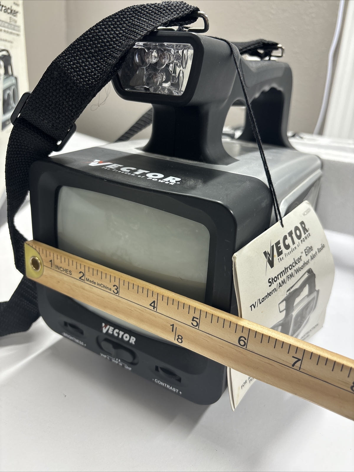 Vector Stormtracker Elite WC300DSV TV Lantern AM FM Weather Alert Radio