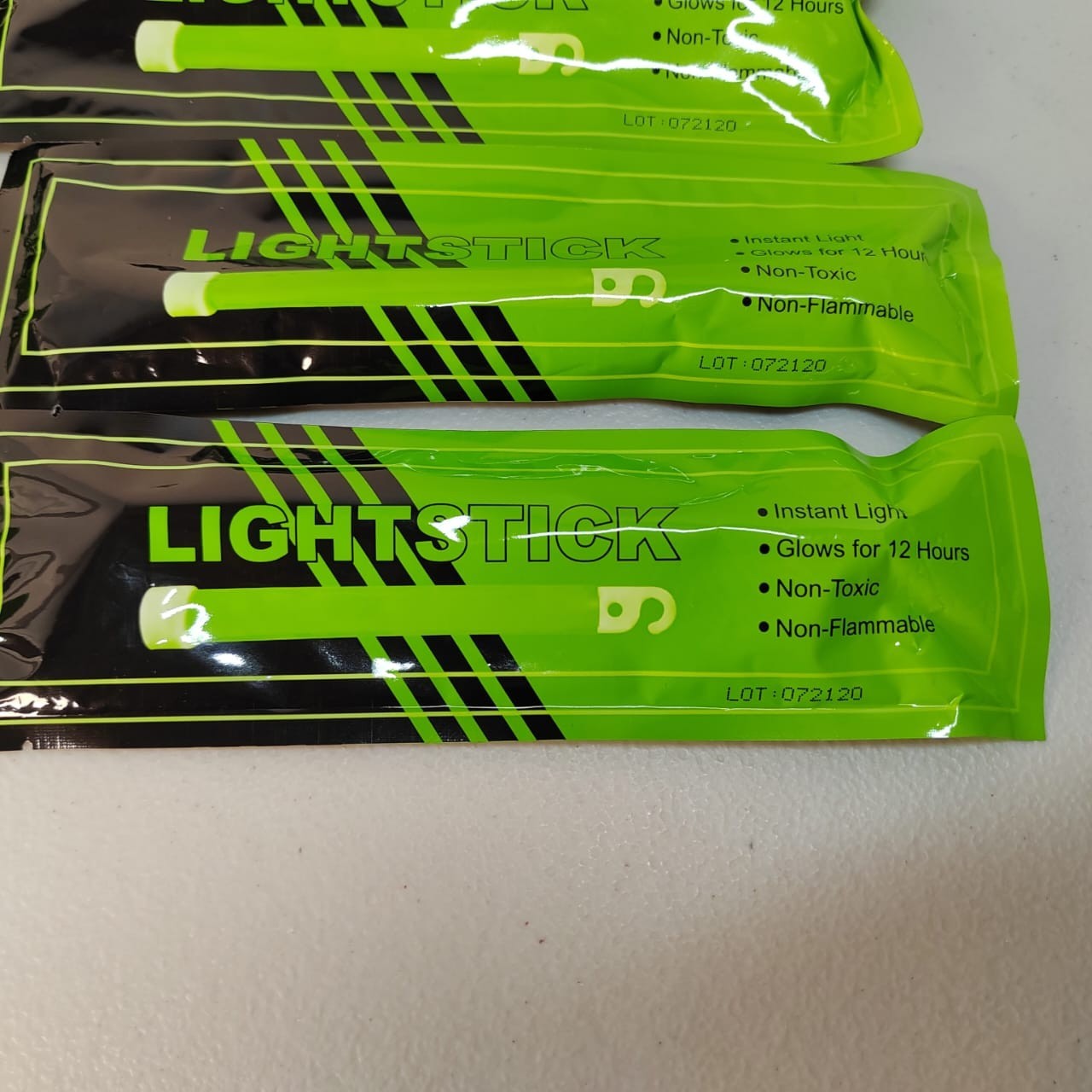10 Green Emergency Glow Sticks 12 Hour Light Sticks Camping Survival Kit