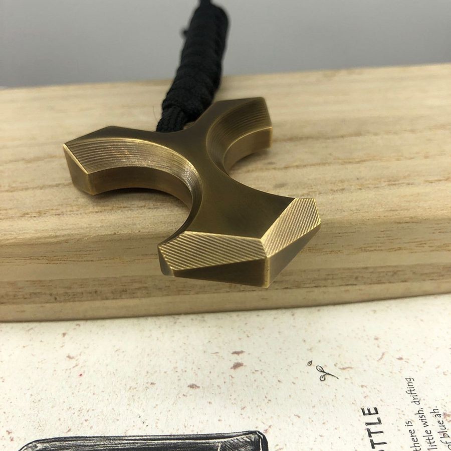 Brass Outdoor EDC Tool Multifunctional Pendant Keychain Emergency Window Breaker