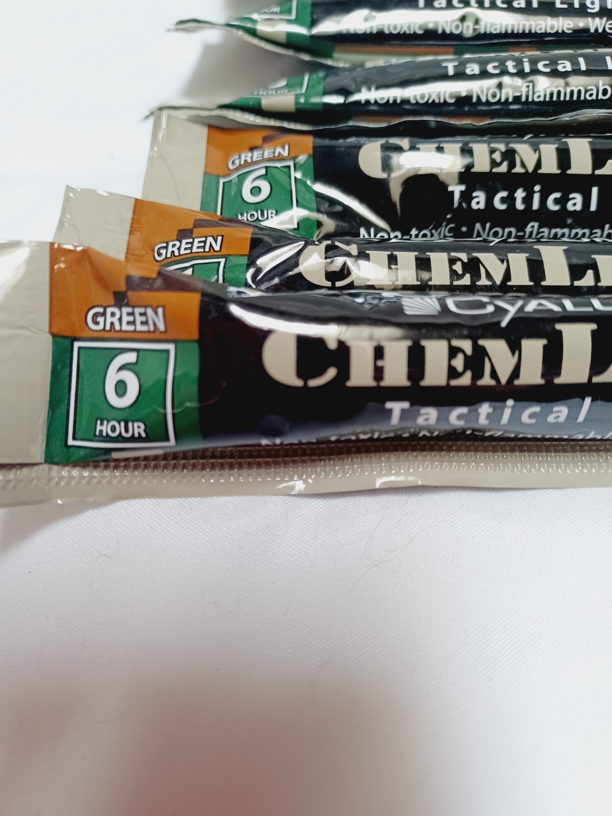 Cyalume ChemLight Tactical Light 12 Sticks Military Glow Green 6 Hrs Emergency