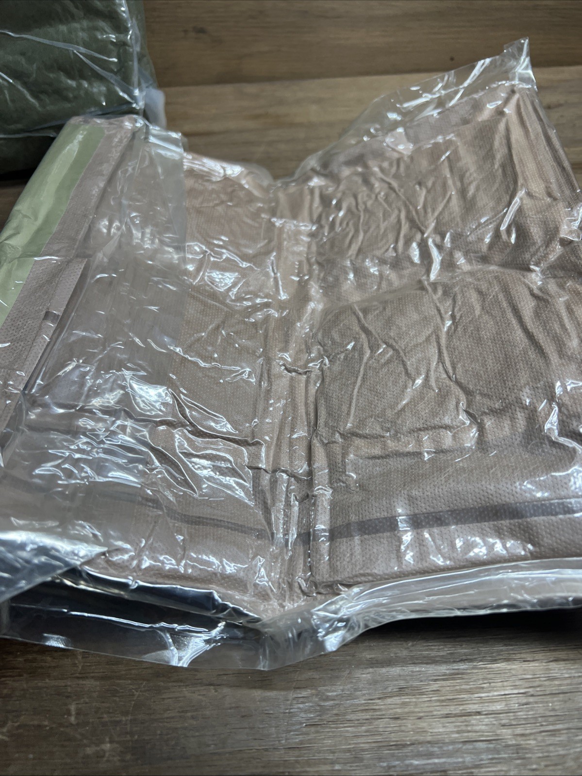 READY-HEAT 4-PANEL HEATED EMERGENCY/SURVIVAL BLANKET+ HEAT REFLECTIVE SHELL