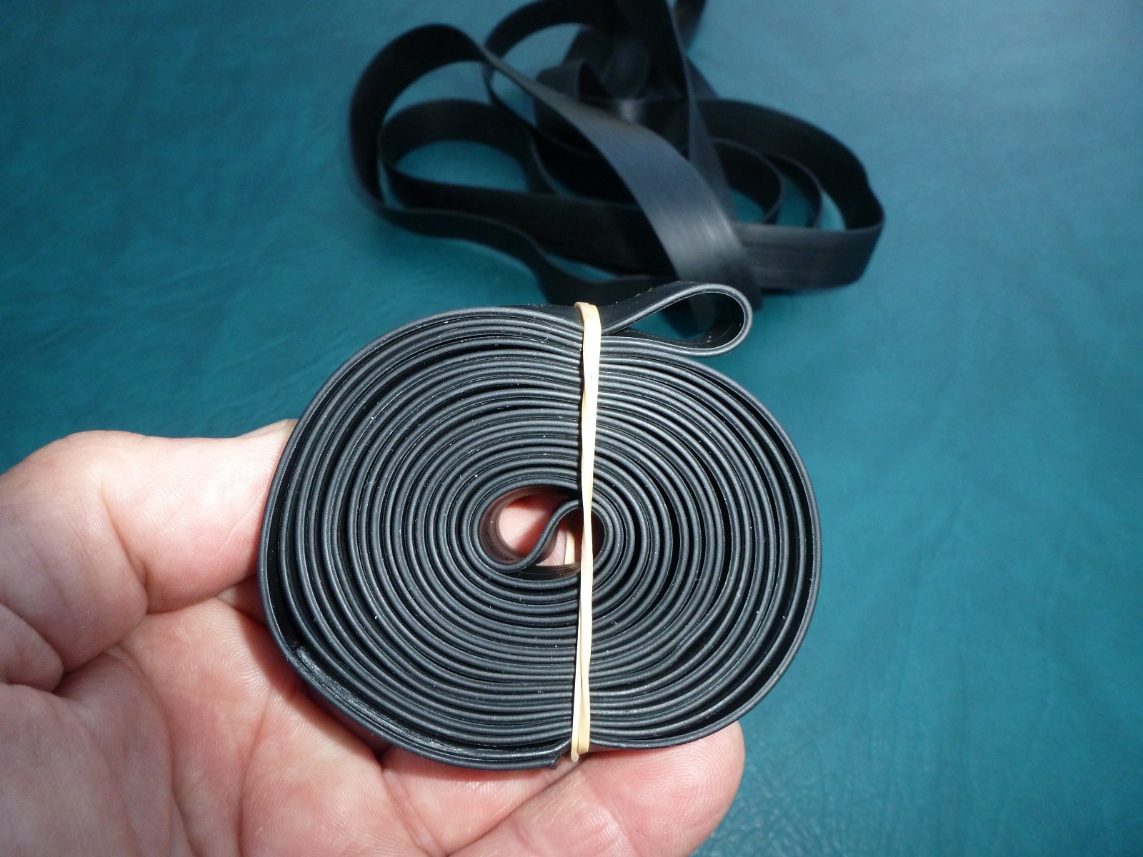 Giant Rubber Band 92″ X 3/4″ Secure Tarps Tents Camping Gear Survival Gear……