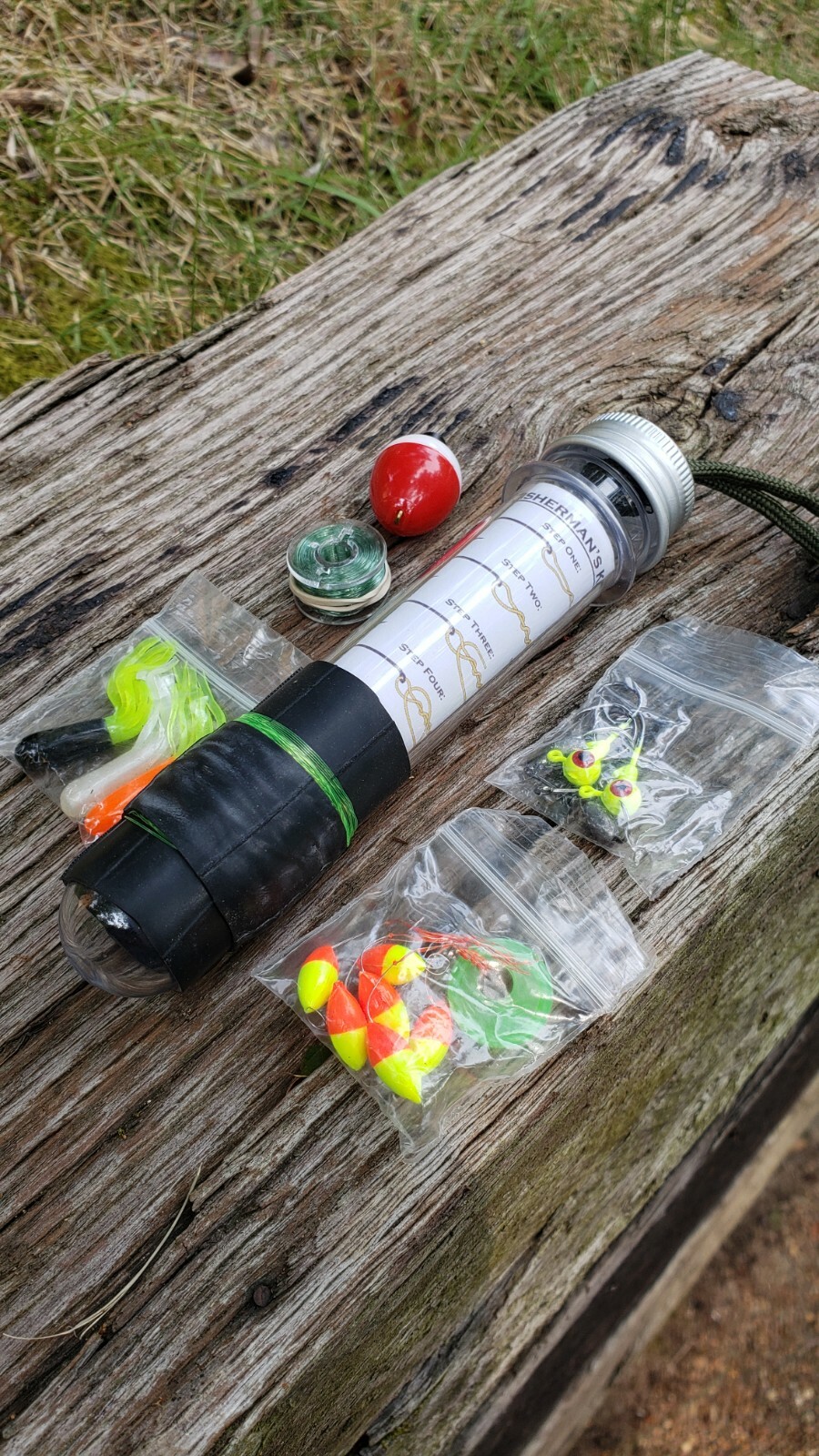 EMERGENCY POCKET REEL SURVIVAL FISHING KIT CAMPING BUG OUT BAG