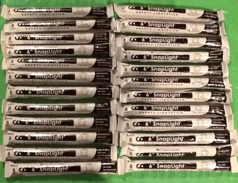 Lot of 24 Cyalume White 8 Hr Snaplight Safety Lightstick Emergency Prepper 2024