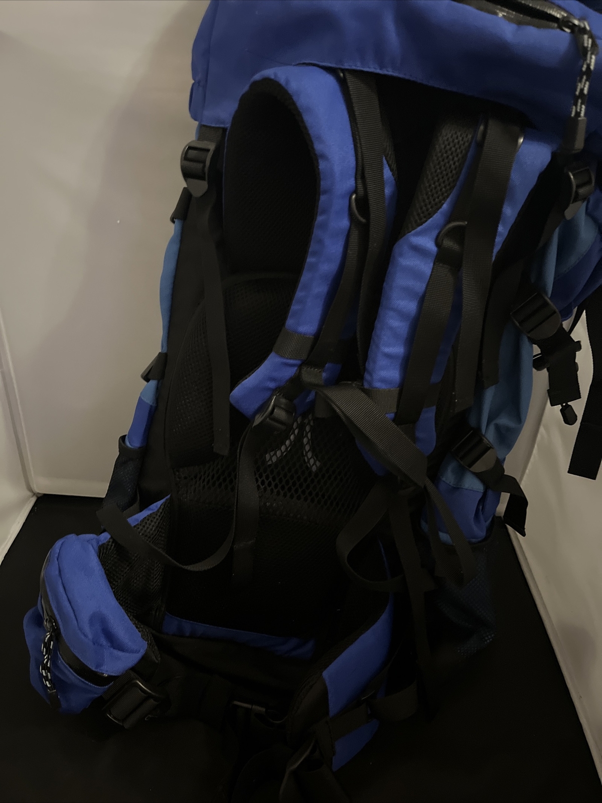 Ice Age 01 survival gear backpack 45L Great Condition