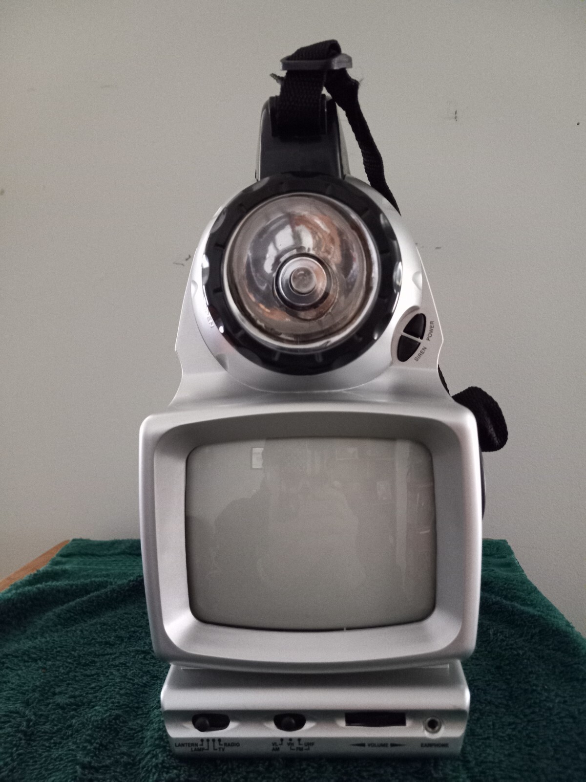 Bass Pro Shops / Outdoor World TV Lantern Model 0255