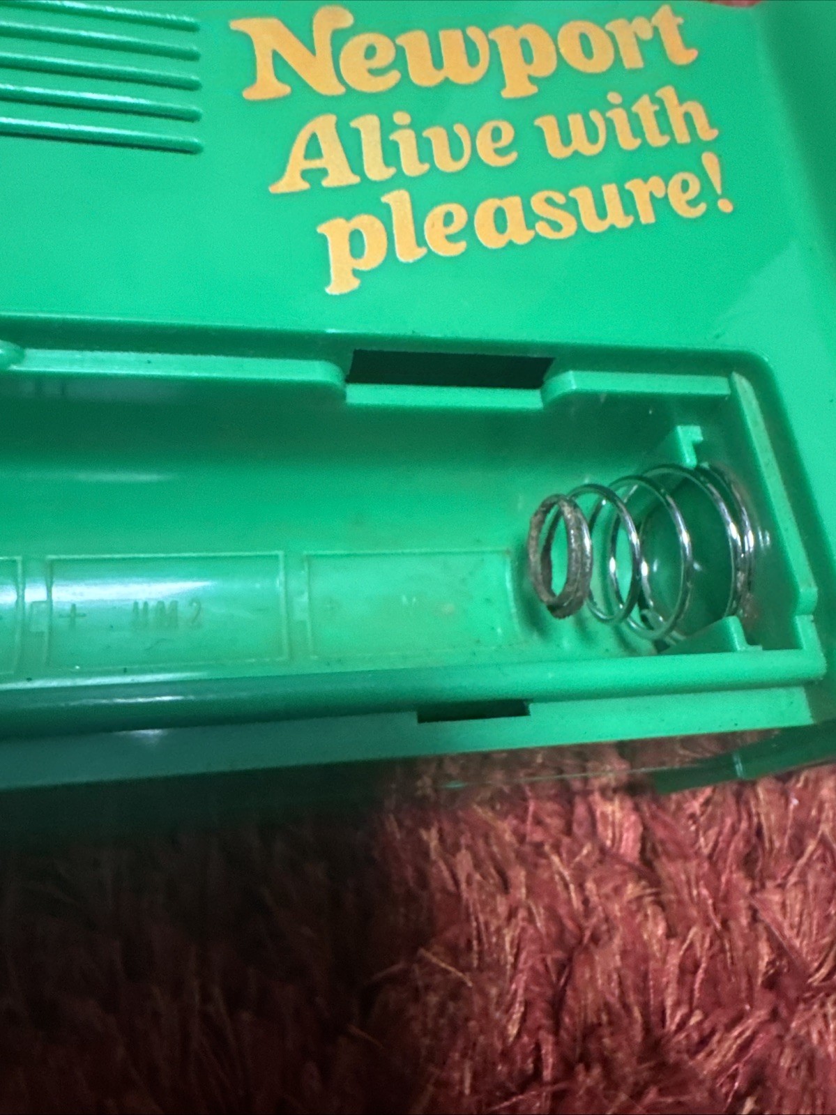 VINTAGE NEWPORT CIGARETTE PROMO – WATER RESISTANT FLASH LIGHT AMFM RADIO SIREN