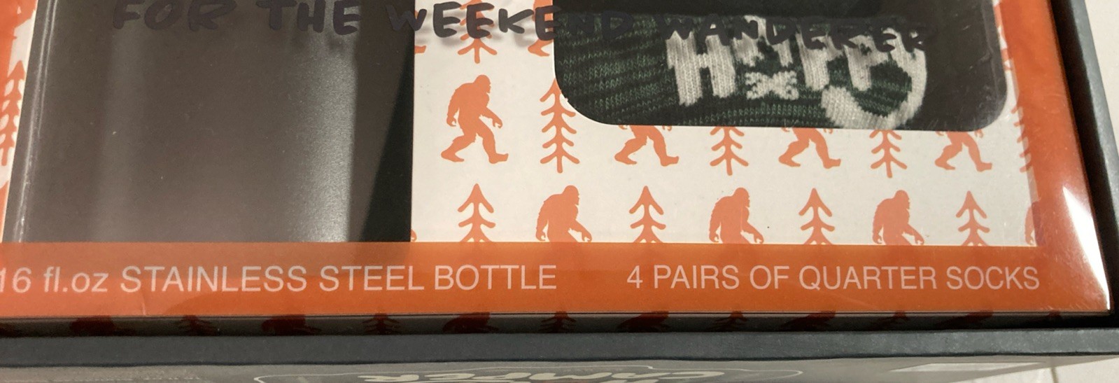 Happy Camper Gift Set – Water Bottle & 4 Pairs of Men’s Quarter Socks, NEW