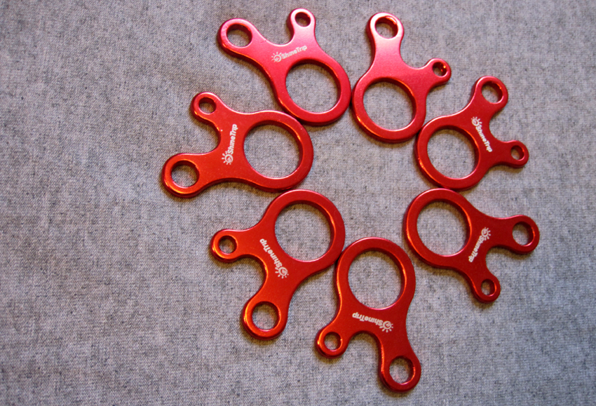 US.Seller-Red 3 Hole rapid quick release knote EDC Survival outdoor Aluminum