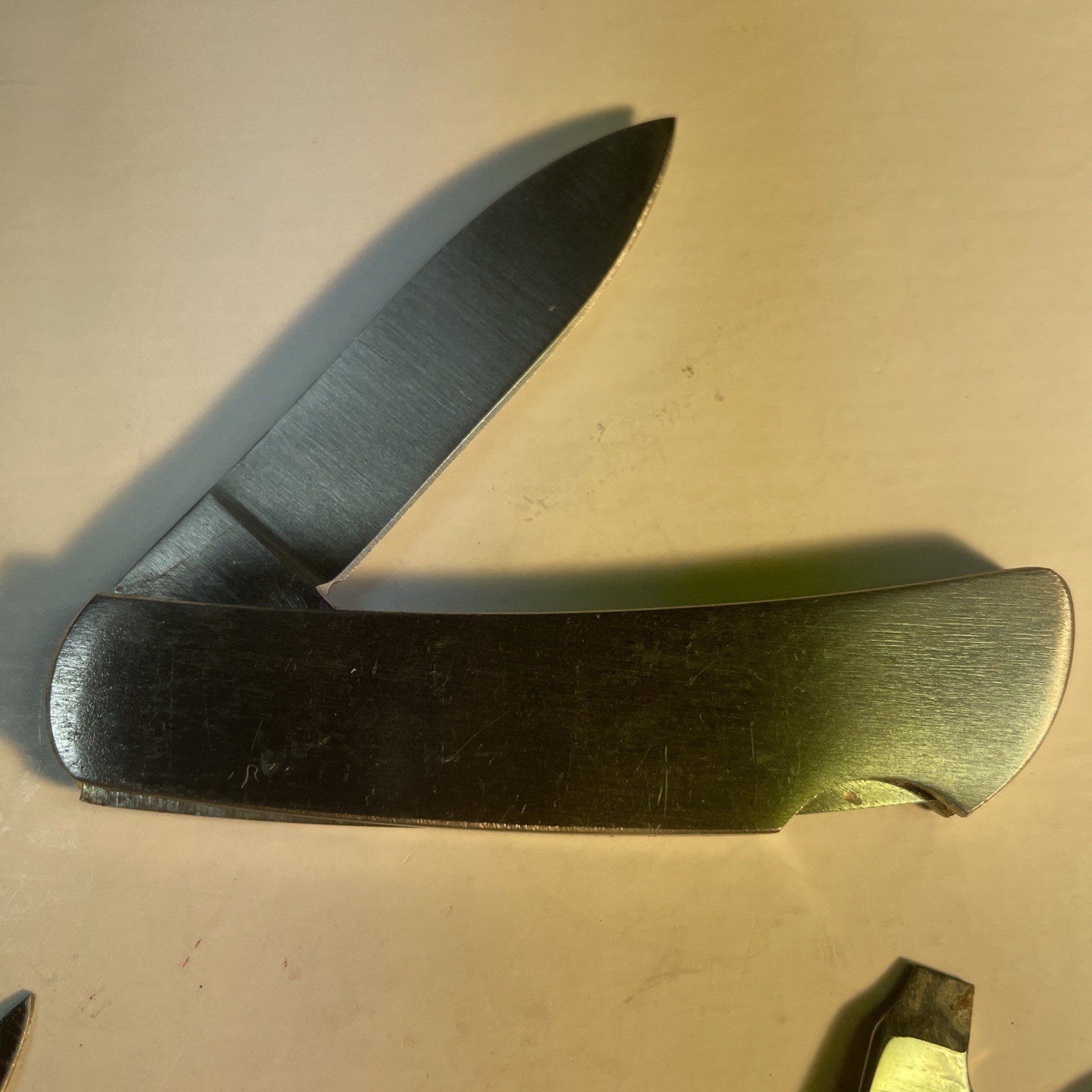 Set Of Three Small Camping/Utility Pocket Knives ; All In VGood Working Order ￼