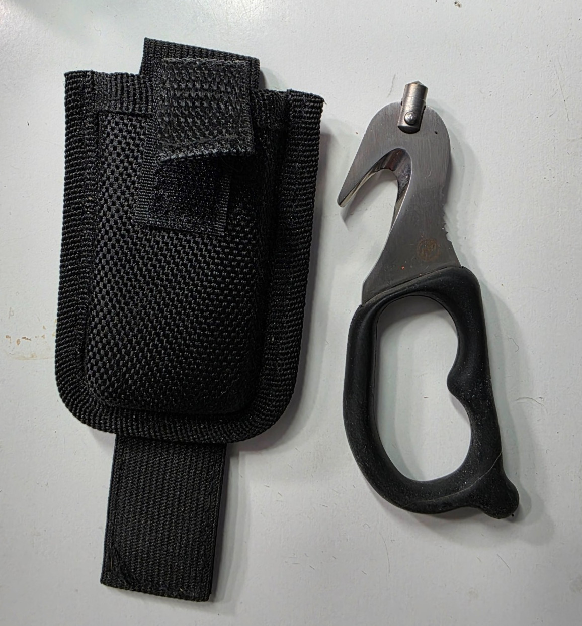 BLACK SuperVizor XT Auto Escape Tool Seatbelt Cutter Window Breaker With Case