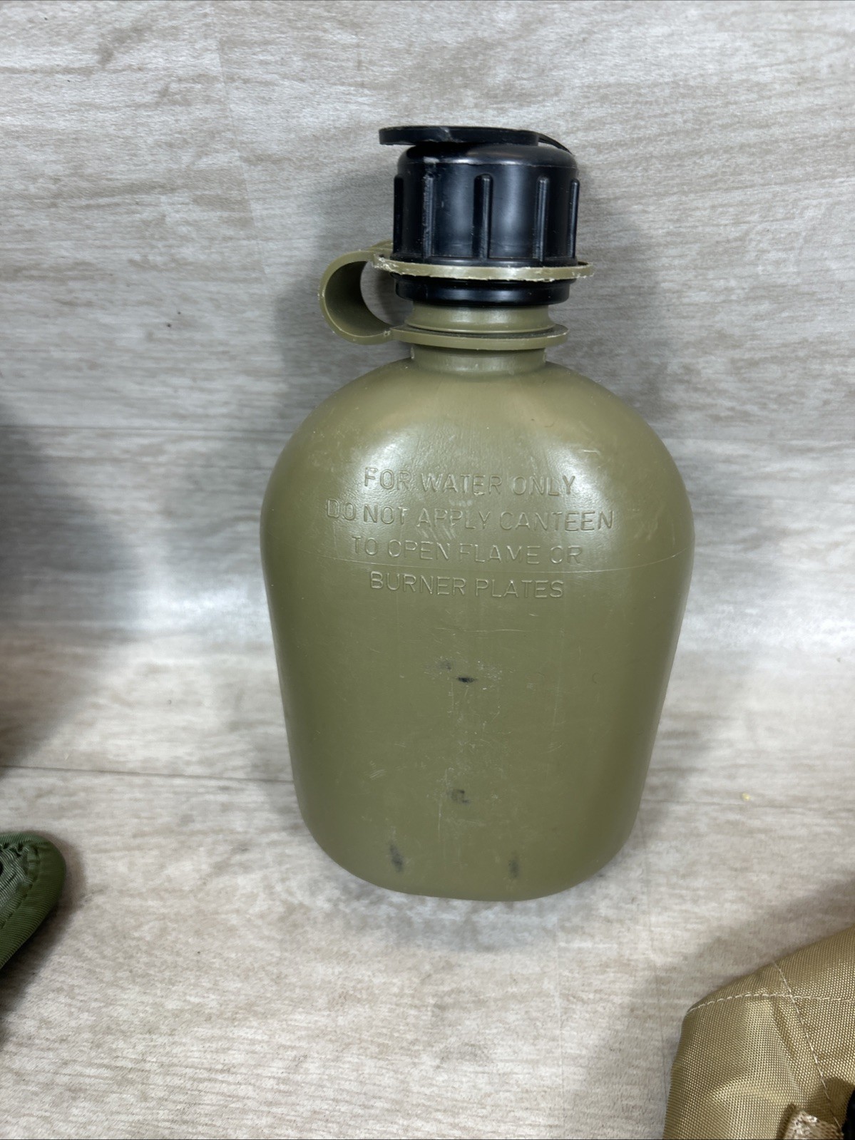US Military Issue LOT Quart Canteen W/ Pouch LC-2 Green Canteen Cup Utensil