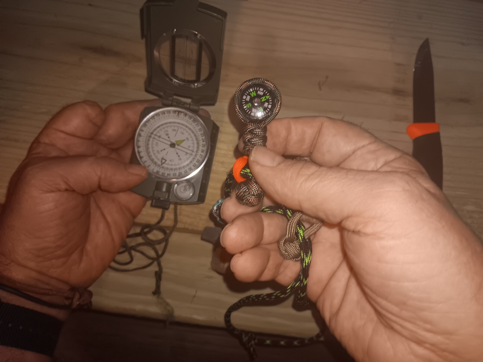 FIRE STARTER NECKLACE KIT Waterproof Survival Camping Emergency Compass