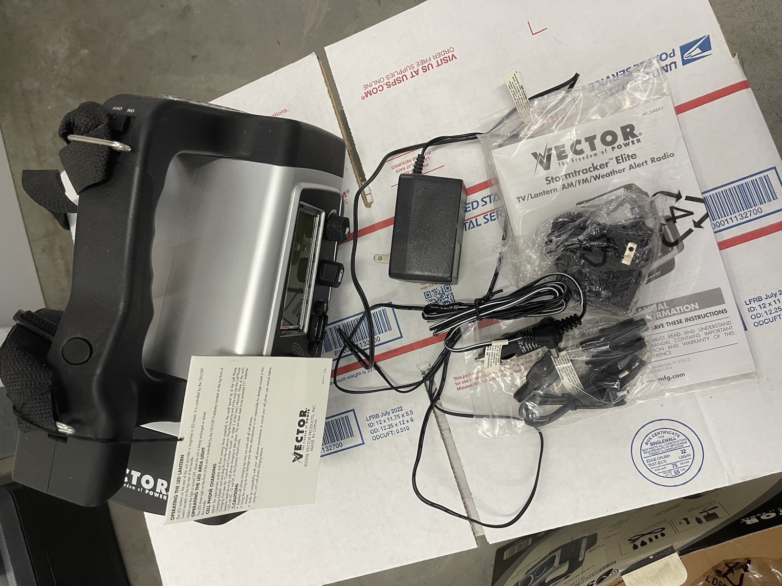 Vector Stormtracker Elite WC300DSV TV/Lantern/AM/FM/ Weather Alert Radio