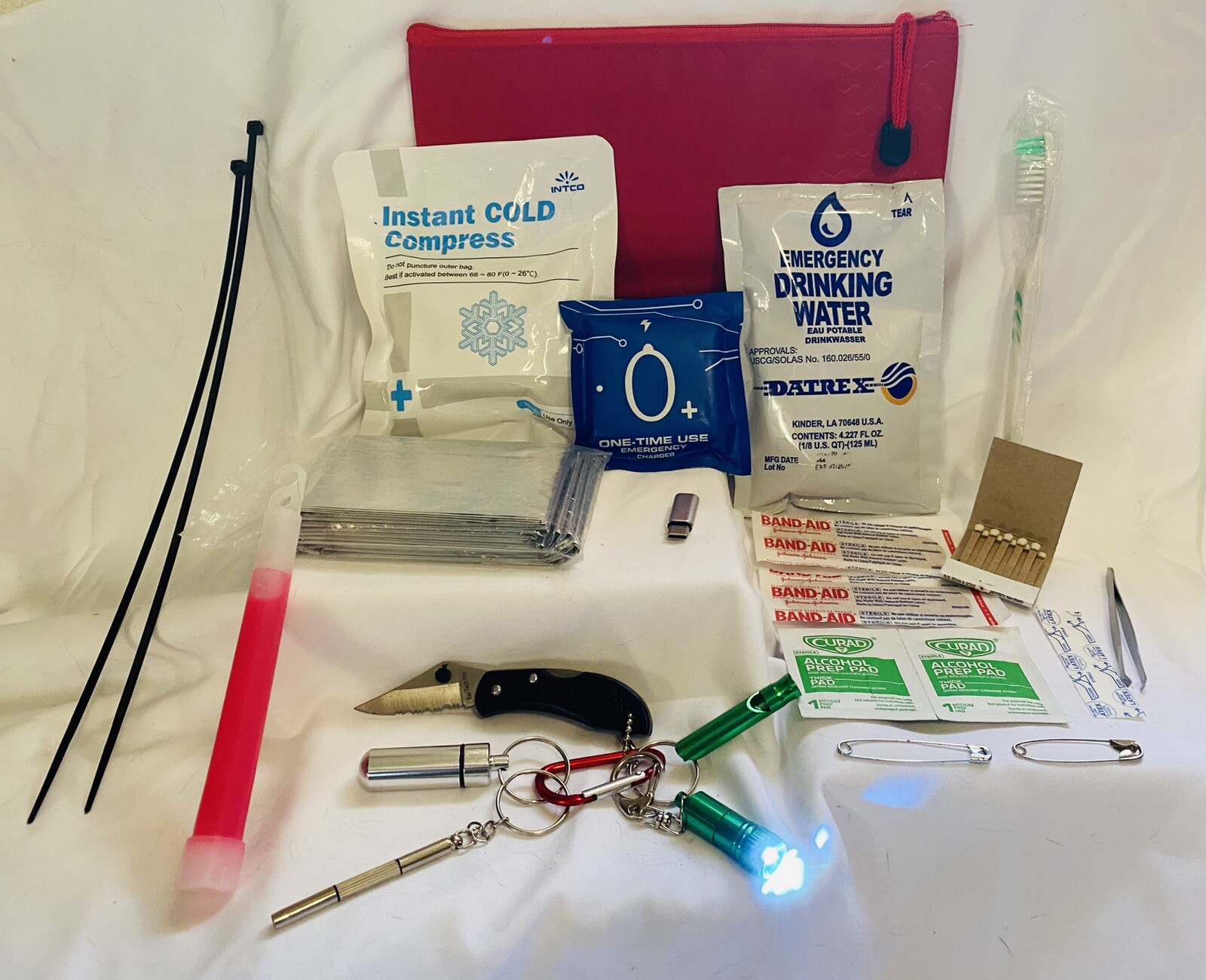 Roadside Emergency Survival Kit Deluxe-Charger, FirstAid, Knife, Flashlight