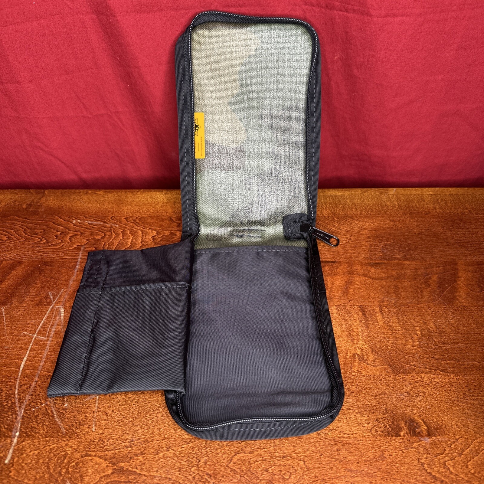 US Military “Walking Wallet” 4″x6″ CAMO nylon, Notepad & Pen/Storage Pockets