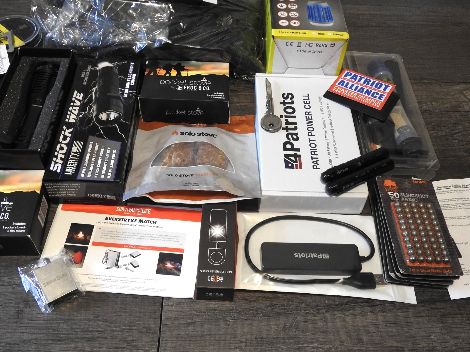 SURVIVAL CAMPING LOT! PRATRIOTS SOLAR POWER CELL-FLASHLIGHTS-SOLAR LANTERN-MORE!