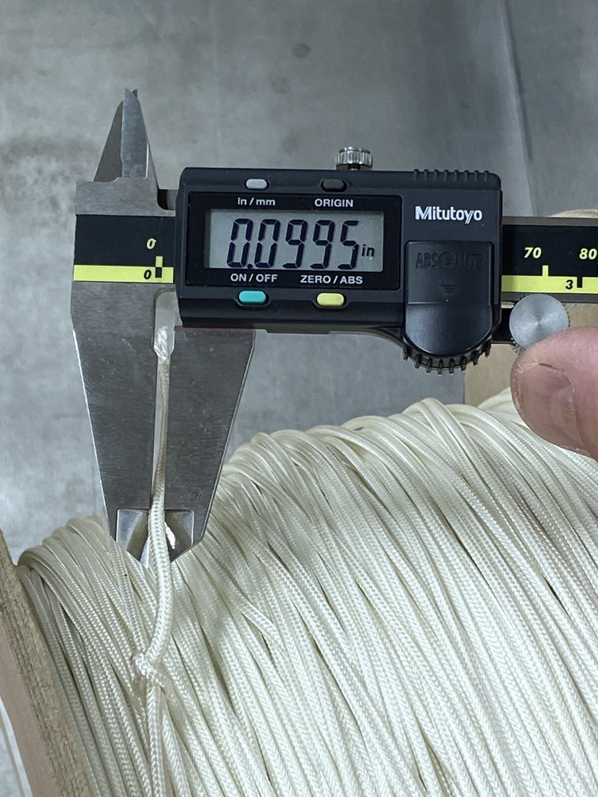 1 SPOOL 3000 FEET OR 1000 YARD OF WHITE MINI PARACORD NYLON FOR KITE STRING ETC.