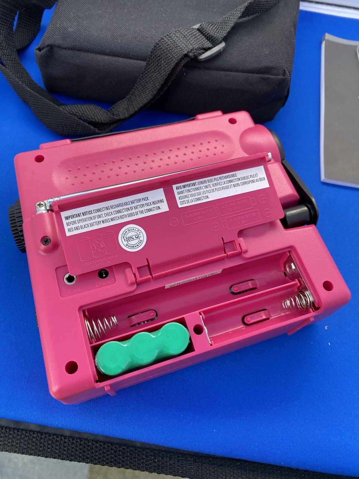 LL Bean FR-200 Emergency RADIO Short Wave AM/FM Hand Crank Pink Eton w/ Case