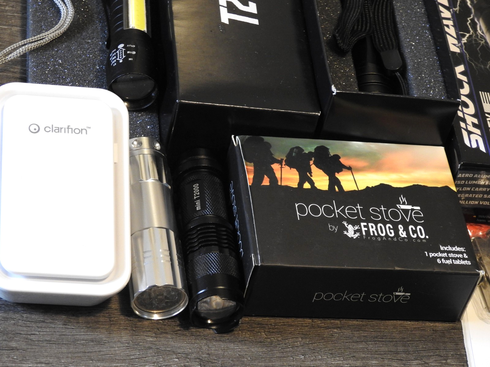 SURVIVAL CAMPING LOT! PRATRIOTS SOLAR POWER CELL-FLASHLIGHTS-SOLAR LANTERN-MORE!