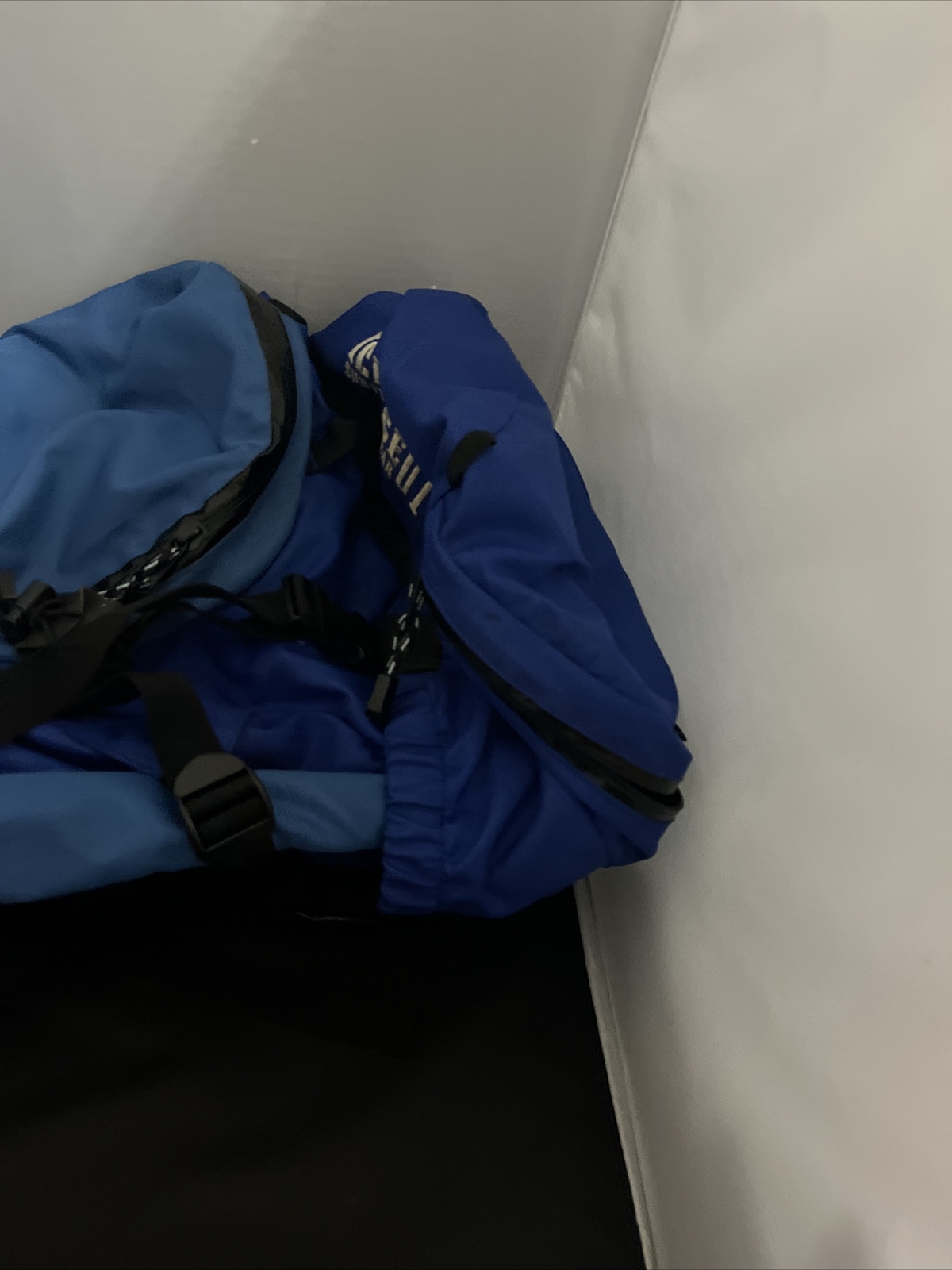 Ice Age 01 survival gear backpack 45L Great Condition