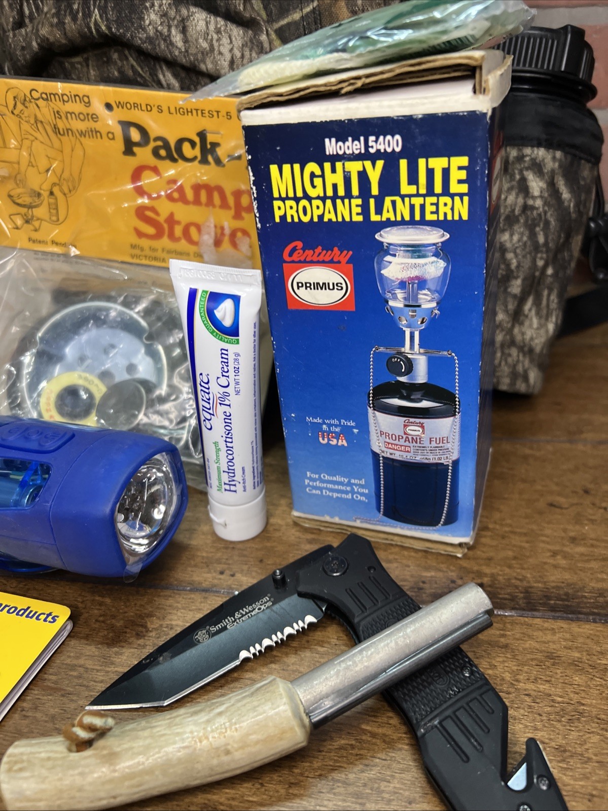 Emergency Survival Kit Camping Disaster EarthQuake Bug-Out Smith Wesson Knife