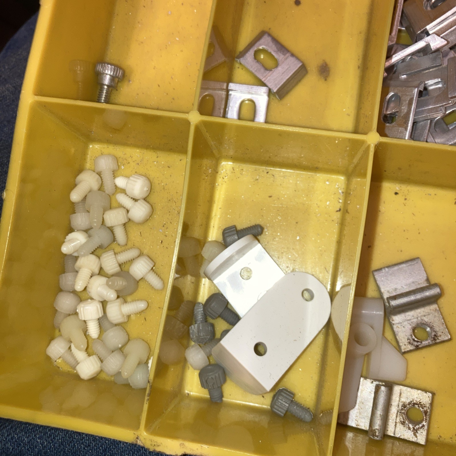 2-All purpose Storm door clip Kit #212