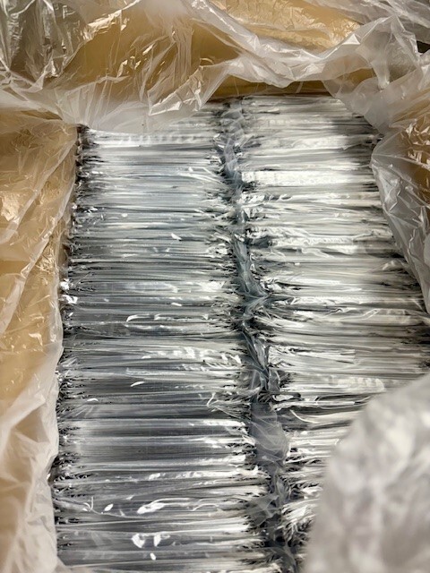 250 Emergency Survival Safety Mylar Solar Blankets. Reusable. Water/Wind Proof