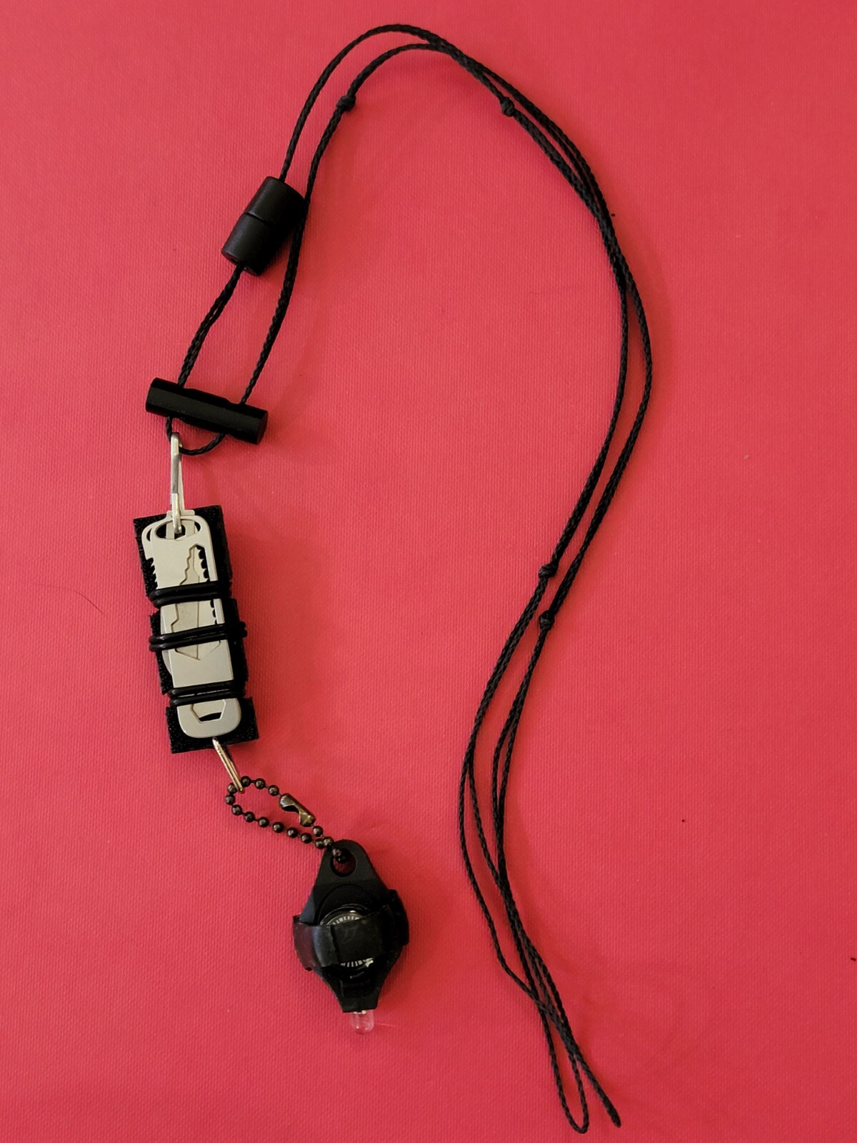 Survival Necklace/Glow in the Dark/with Knife/Saw/flashlight/can Opener…