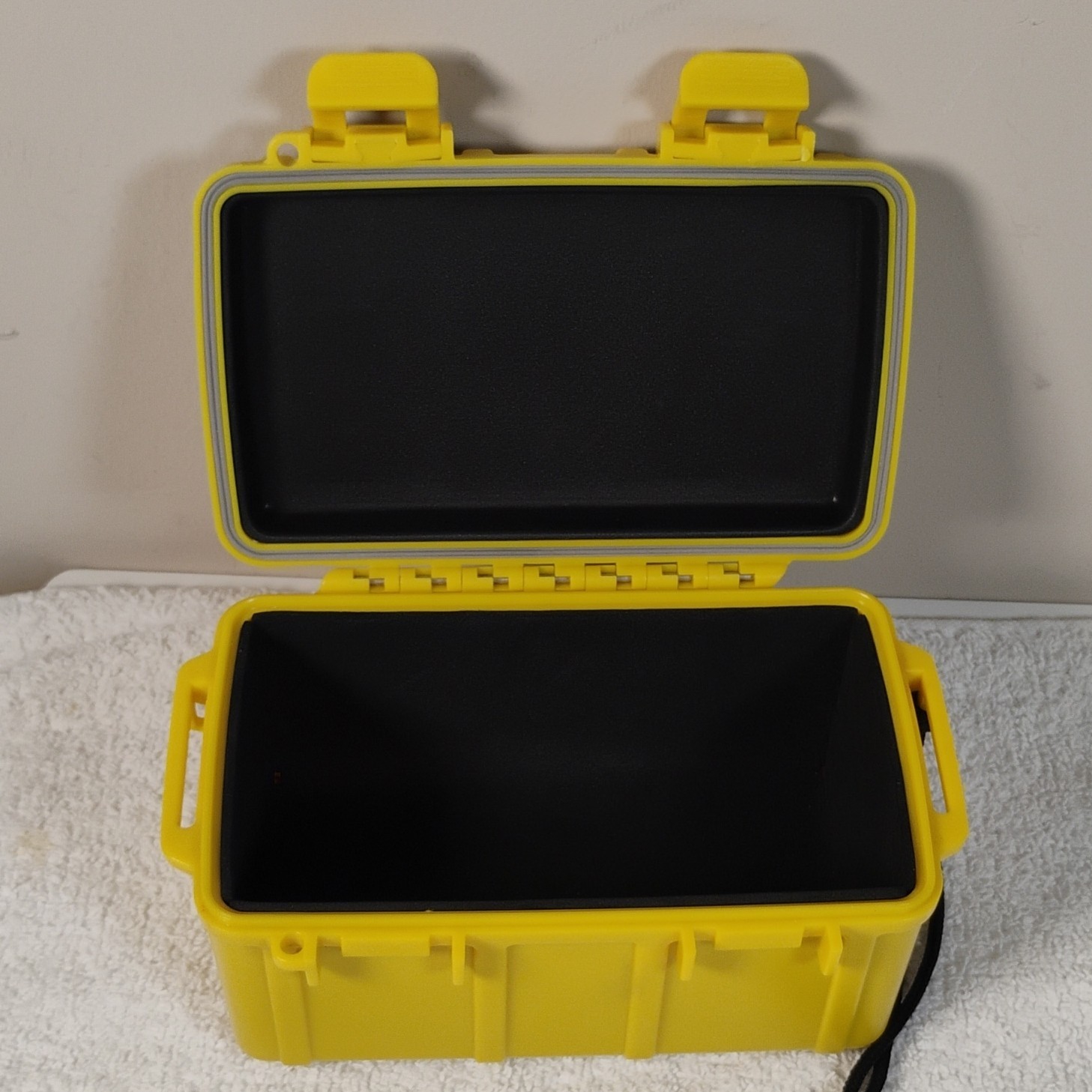 OtterBox 2300 Yellow Waterproof Durable Lockable Portable Survival Case
