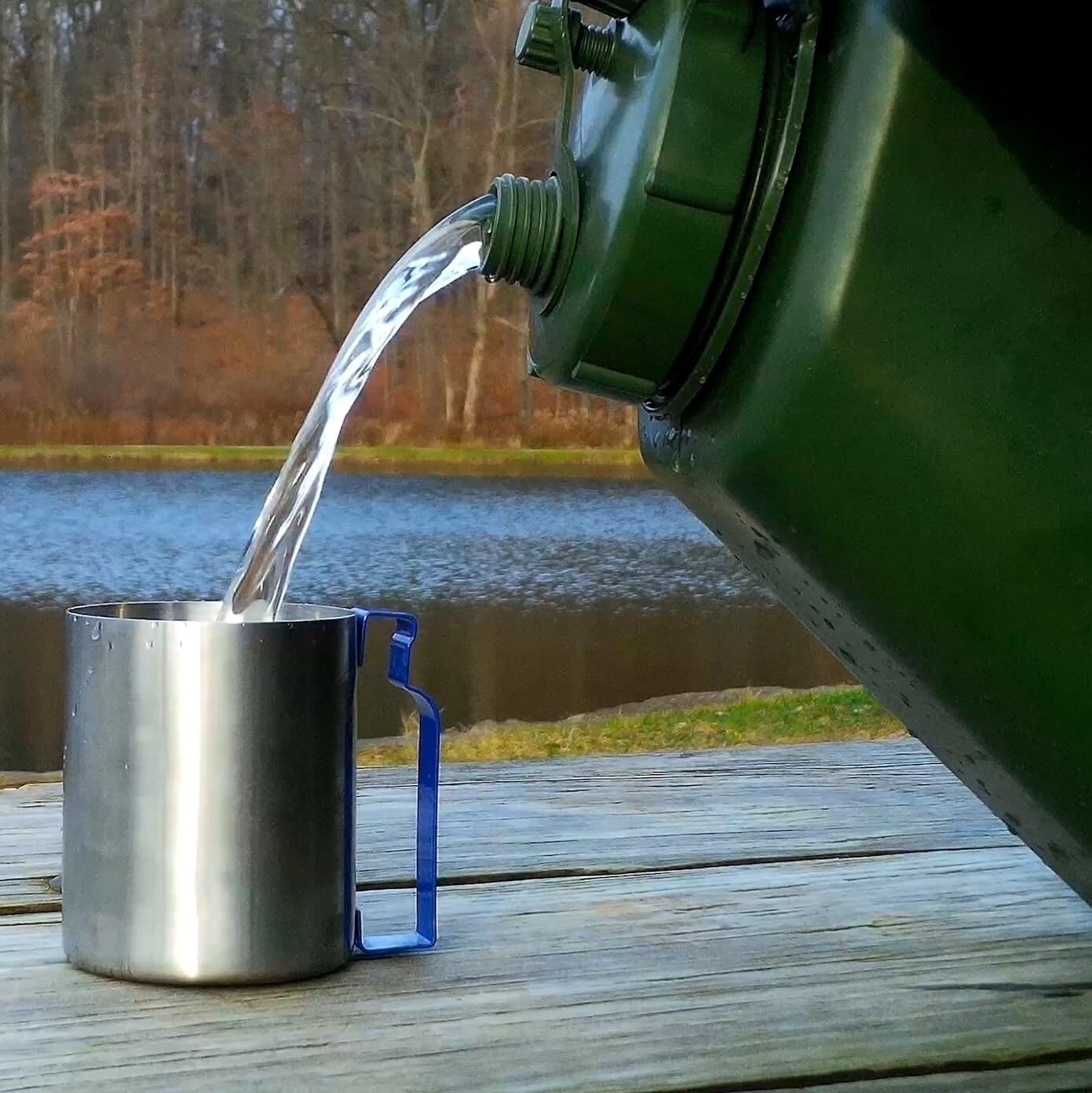 Contenedor de agua militar libre de BPA, fácil de abrir y cerrar, color arena US