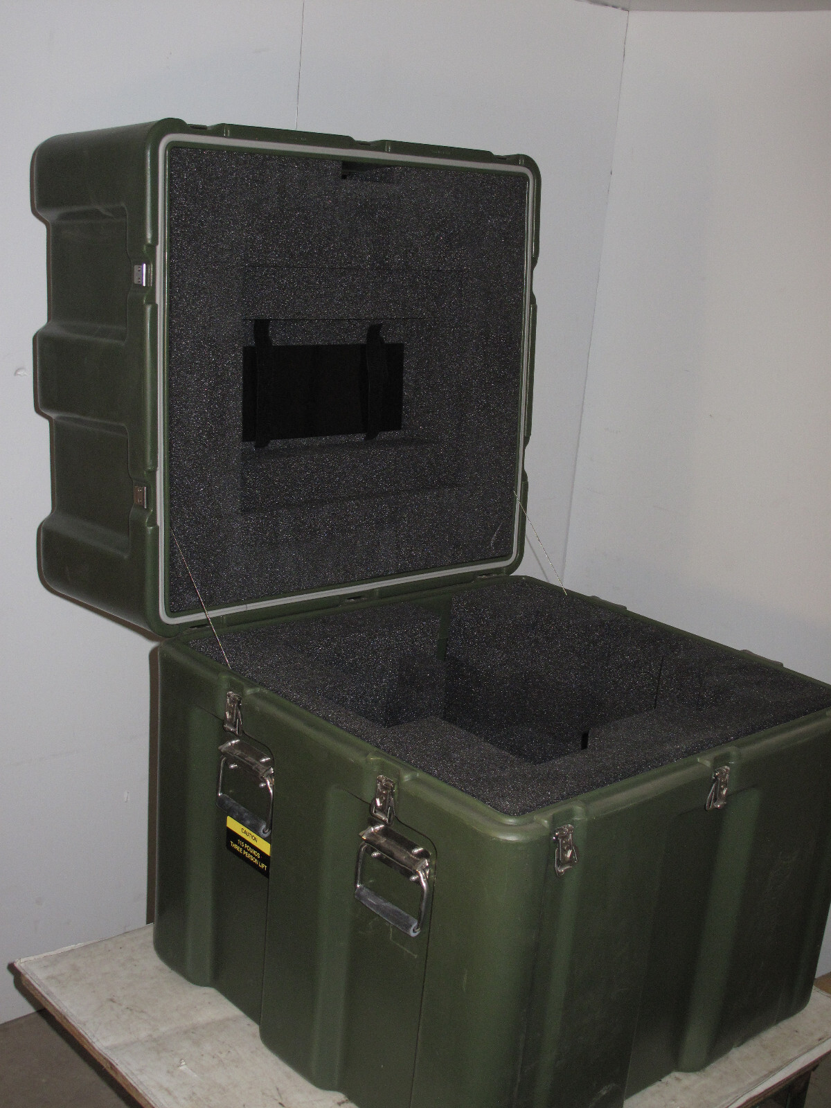 Hardigg Pelican 29x27x35 Hinged Single Lid Hard Case Printer Equipment Shipping