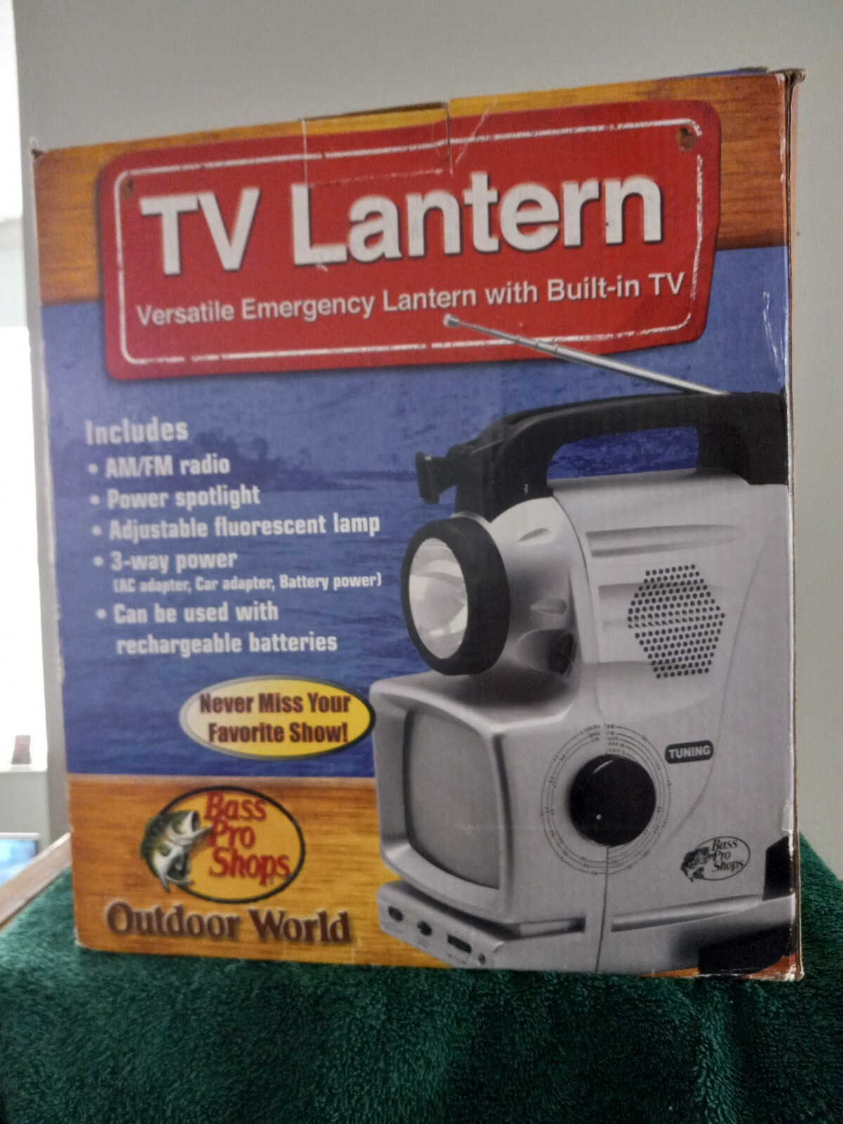 Bass Pro Shops / Outdoor World TV Lantern Model 0255