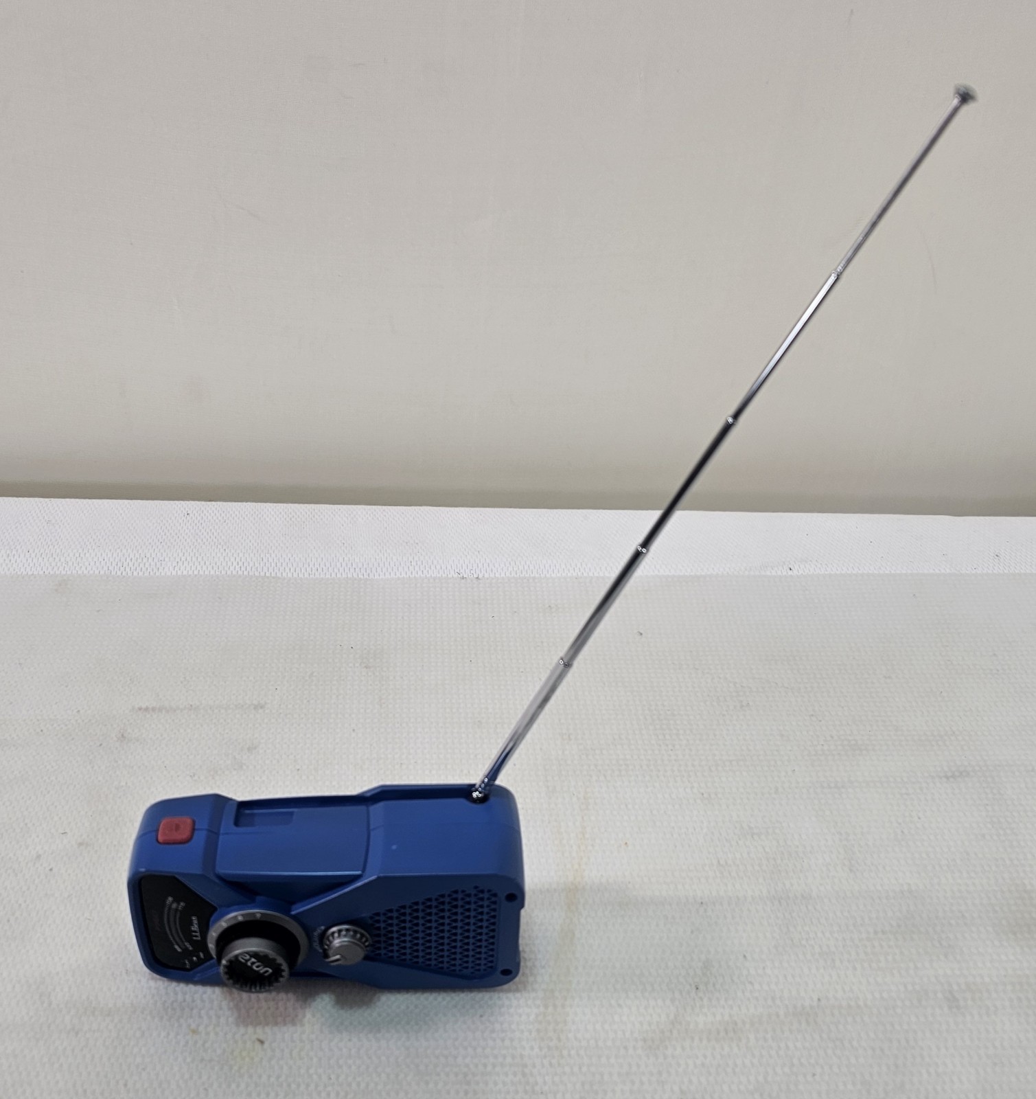 LL Bean Eton FRX1 Hand Turbine AM FM Weather Radio LED Flashlight Hand Crank