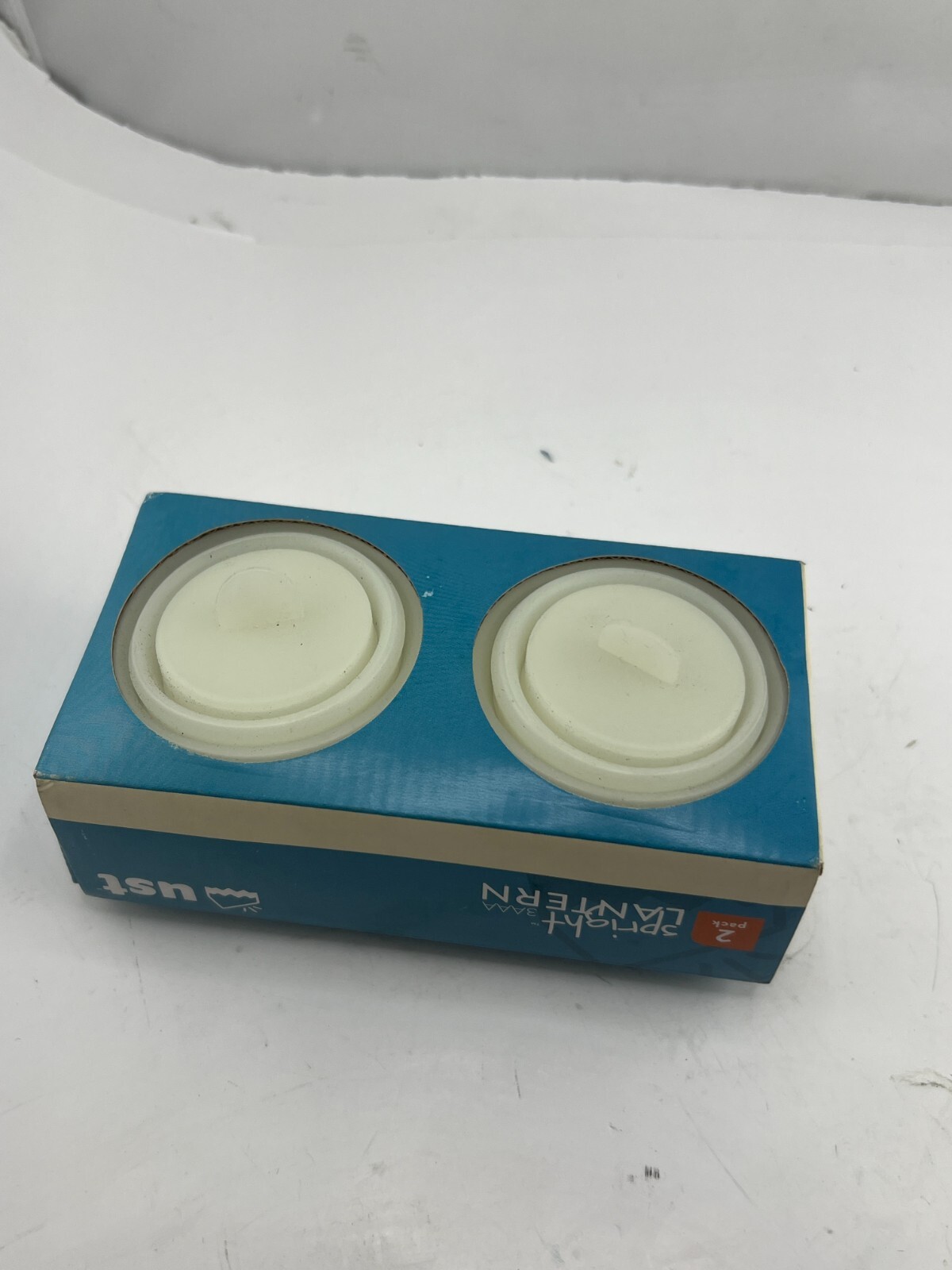 Box of 2 UST Spright 3AA LED Lantern Collapsible Globe 1146752, 57 lumens