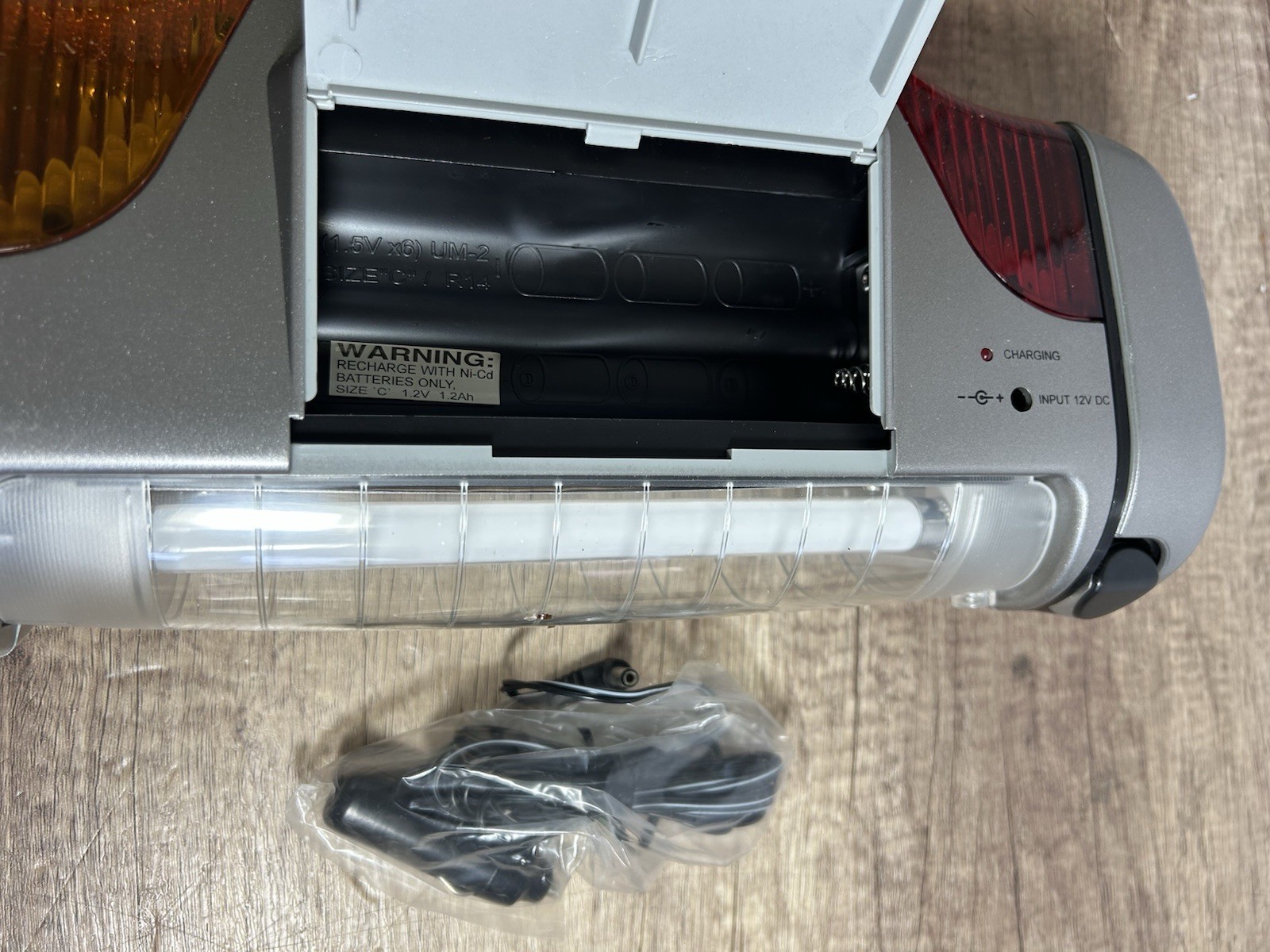 Brookstone Emergency Radio Light Dual Light Battery or Plug In NEW OPEN BOX