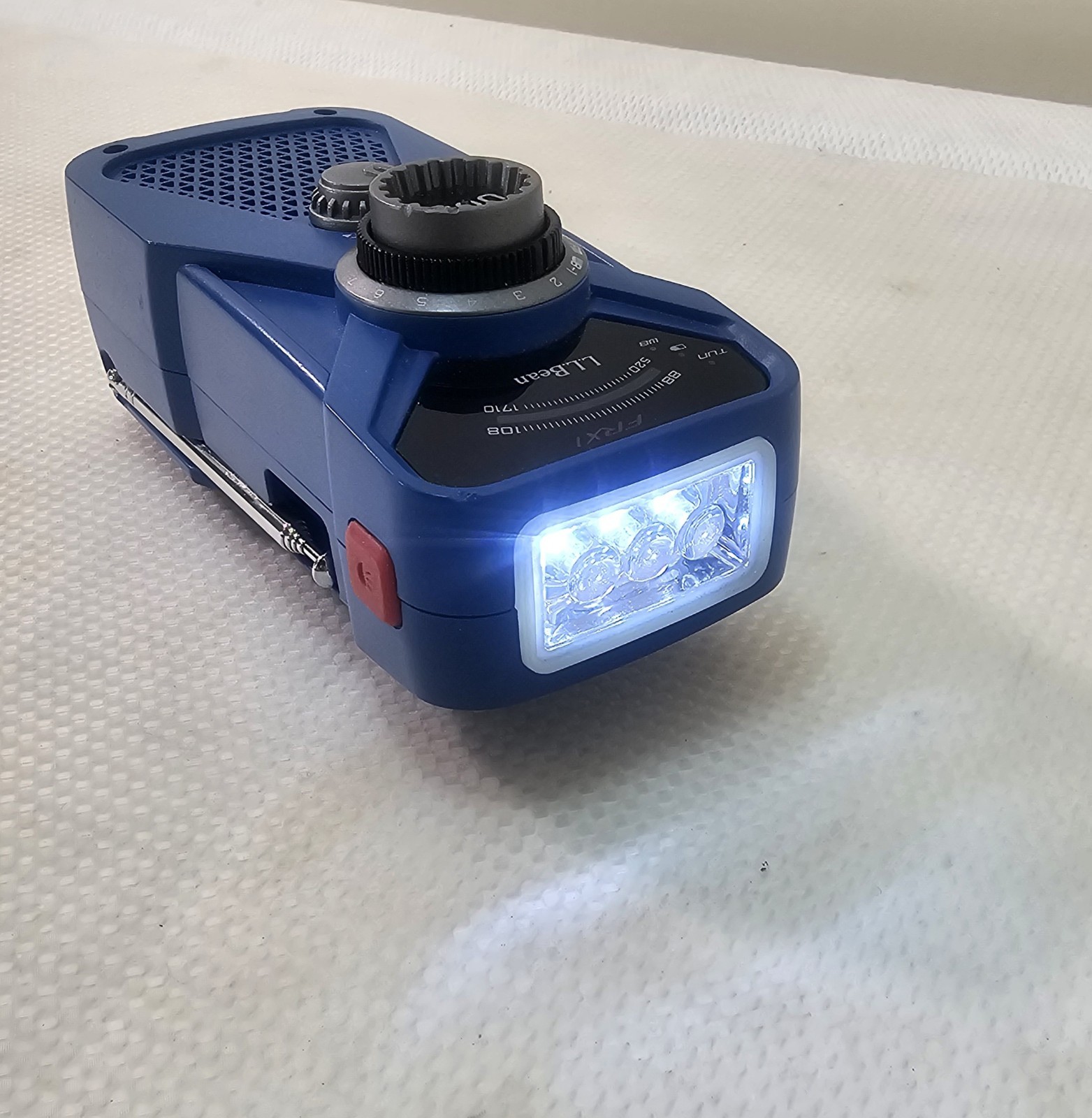 LL Bean Eton FRX1 Hand Turbine AM FM Weather Radio LED Flashlight Hand Crank