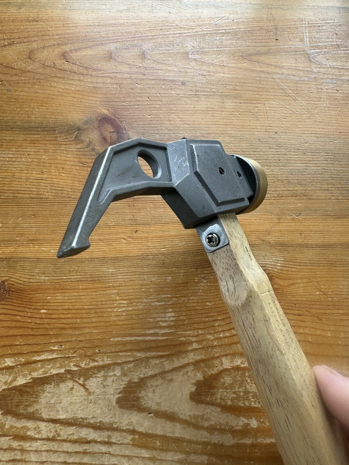UST Ultimate Survival Heritage Camp Hammer