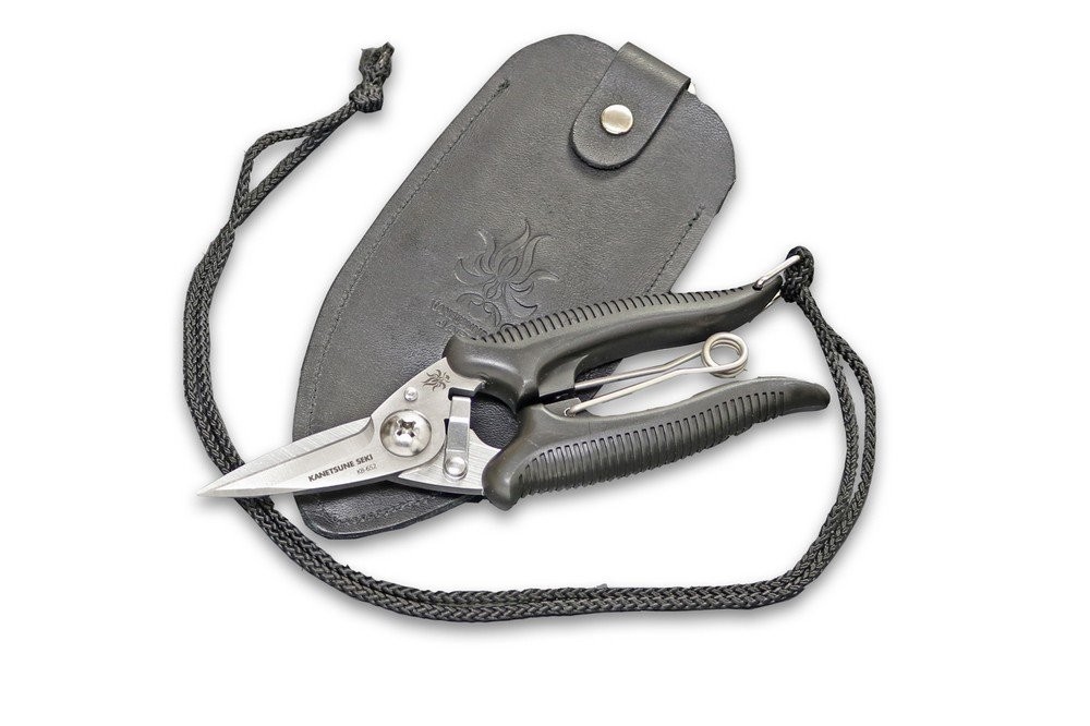 Kanetsune Camp Scissors With Smooth Spring Action Unlocking D-Ring – KB-652