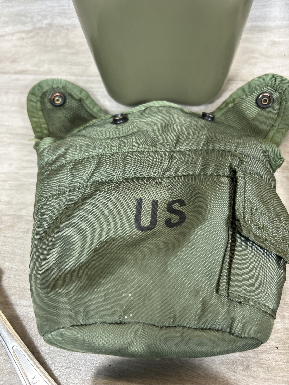 US Military Issue LOT Quart Canteen W/ Pouch LC-2 Green Canteen Cup Utensil