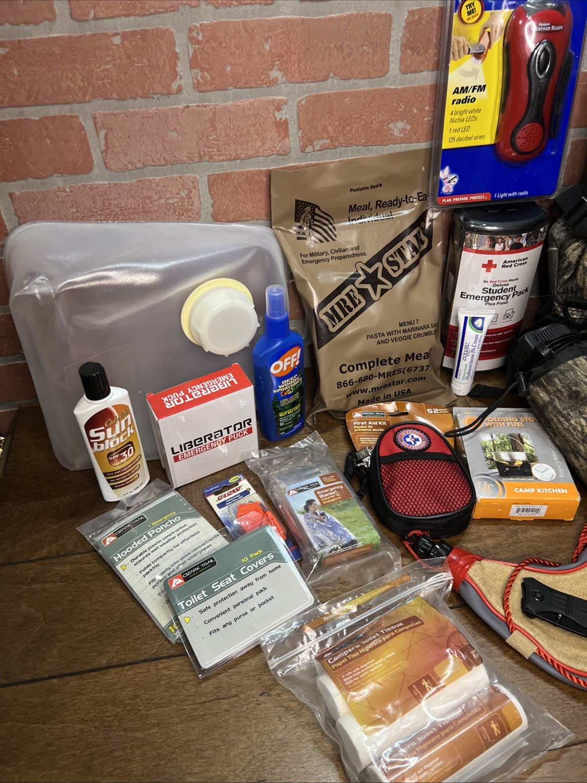 Emergency Survival Kit Camping Disaster EarthQuake Bug-Out Smith Wesson Knife