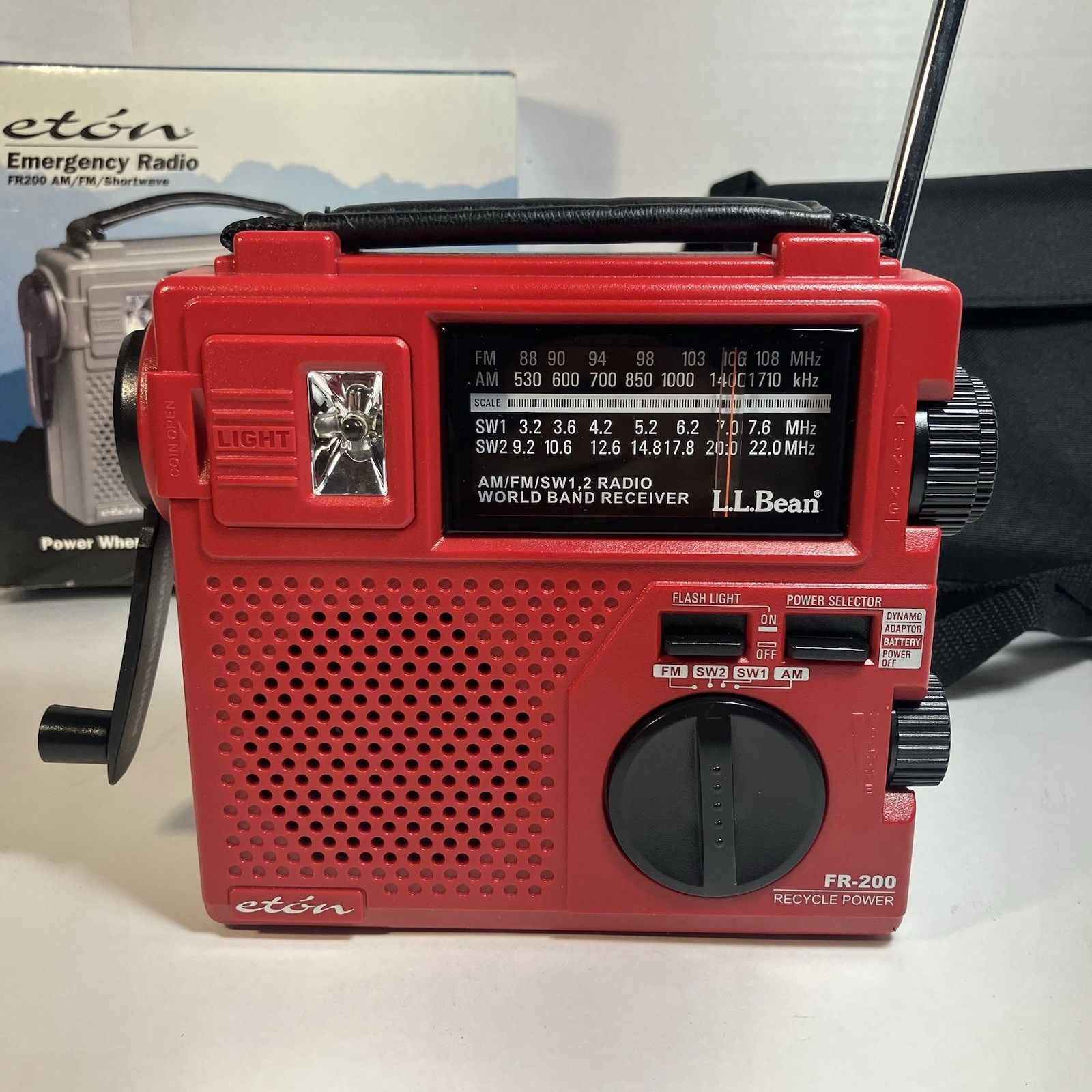 LL Bean FR-200 Emergency RADIO Short Wave AM/FM Hand Crank Eton w/ Case • Red